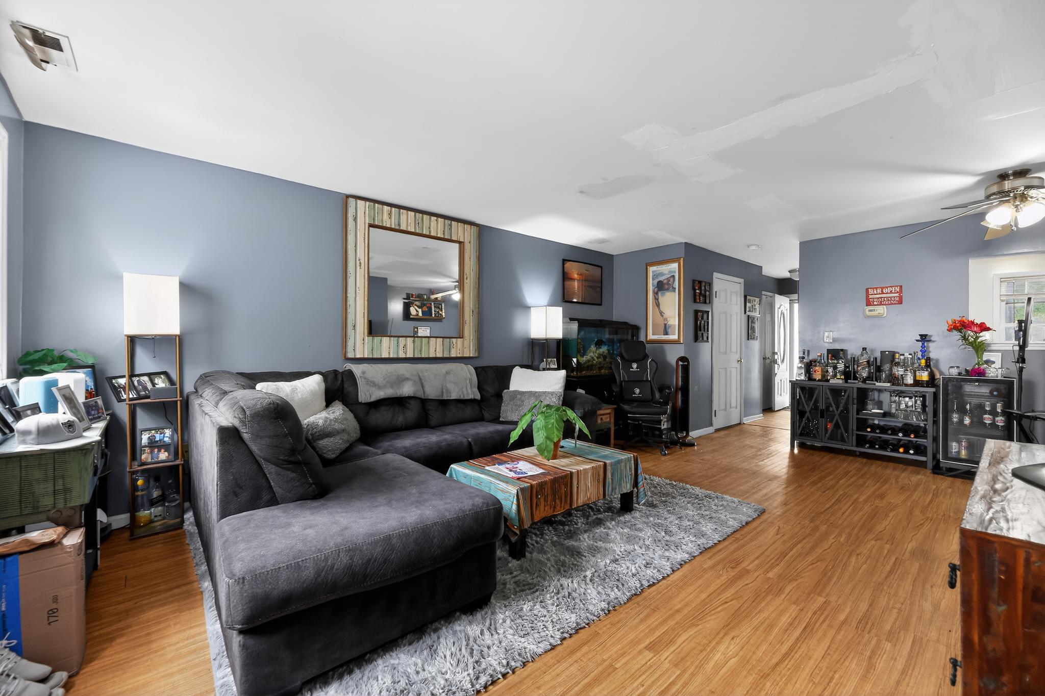 207 2ND ST WALK
