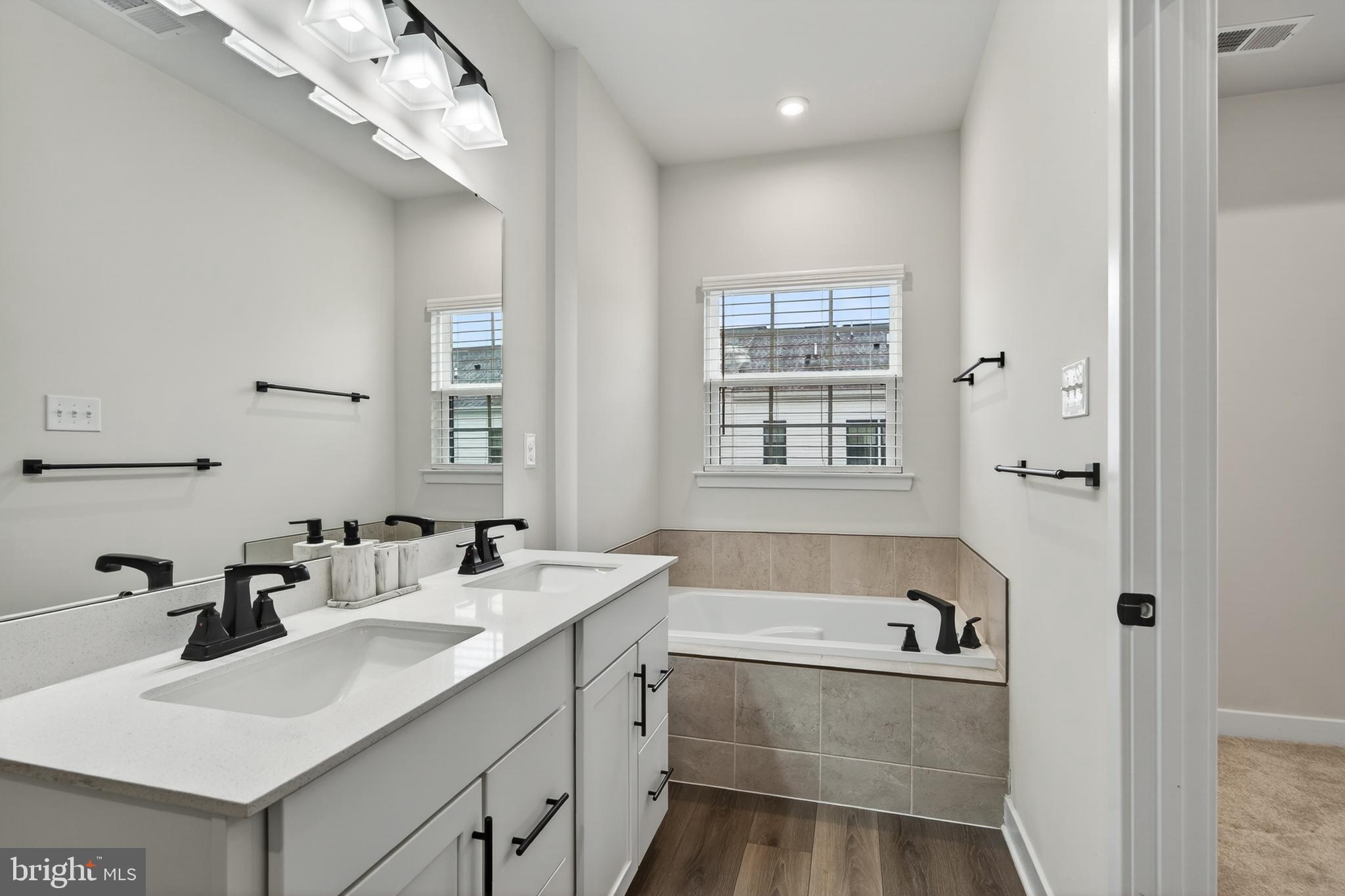 EXTON WALK - Residential