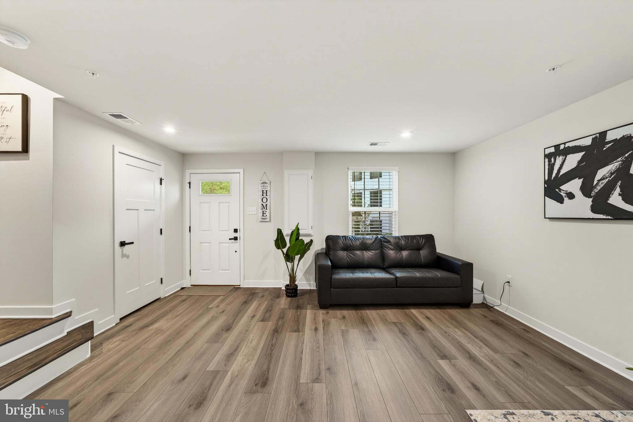 EXTON WALK - Residential