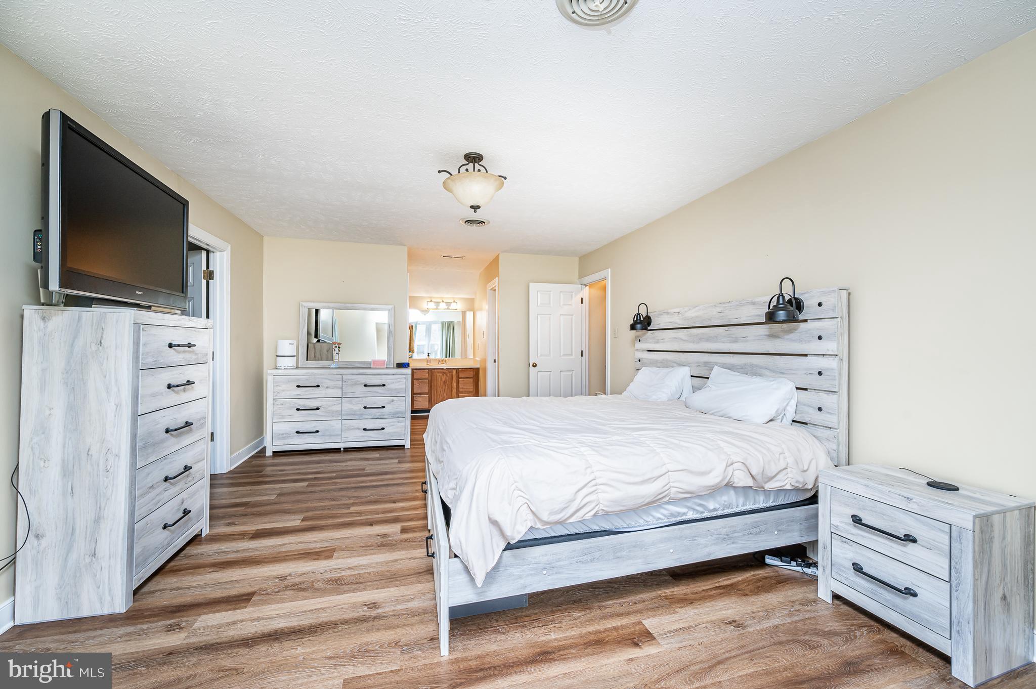 HANOVER GROVE - Residential