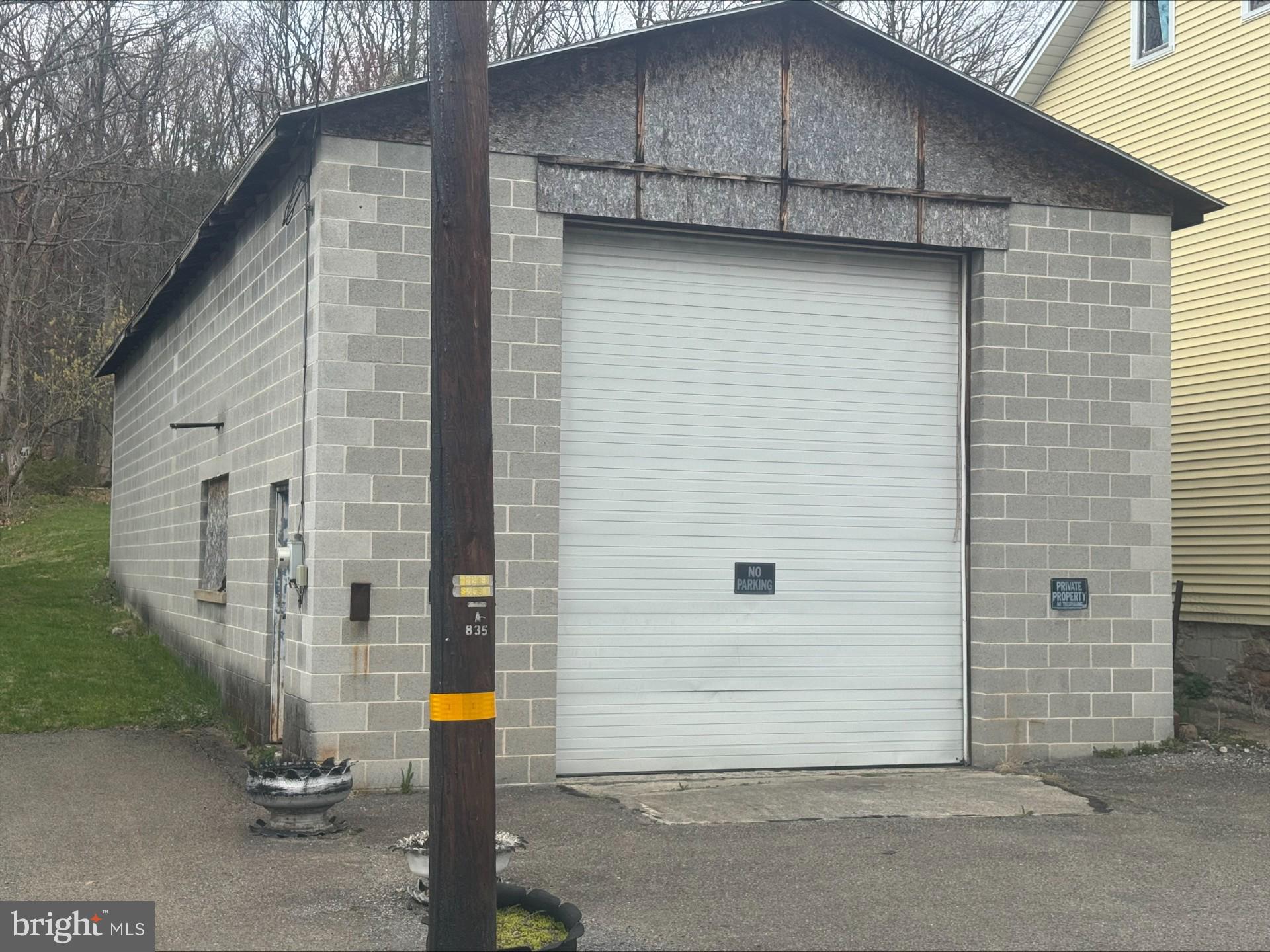 Large Garage with 12' garage door, 24x60 garage on Main Street. Great Place for storge or run a business out of. Low taxes.
See Pics