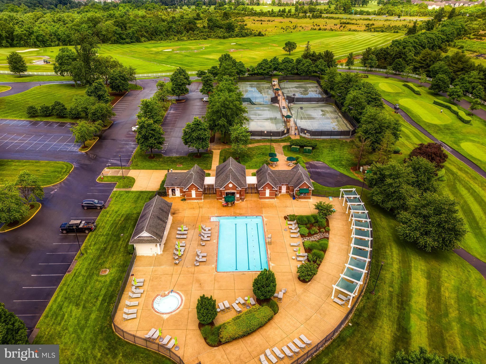 BELMONT COUNTRY CLUB - Residential