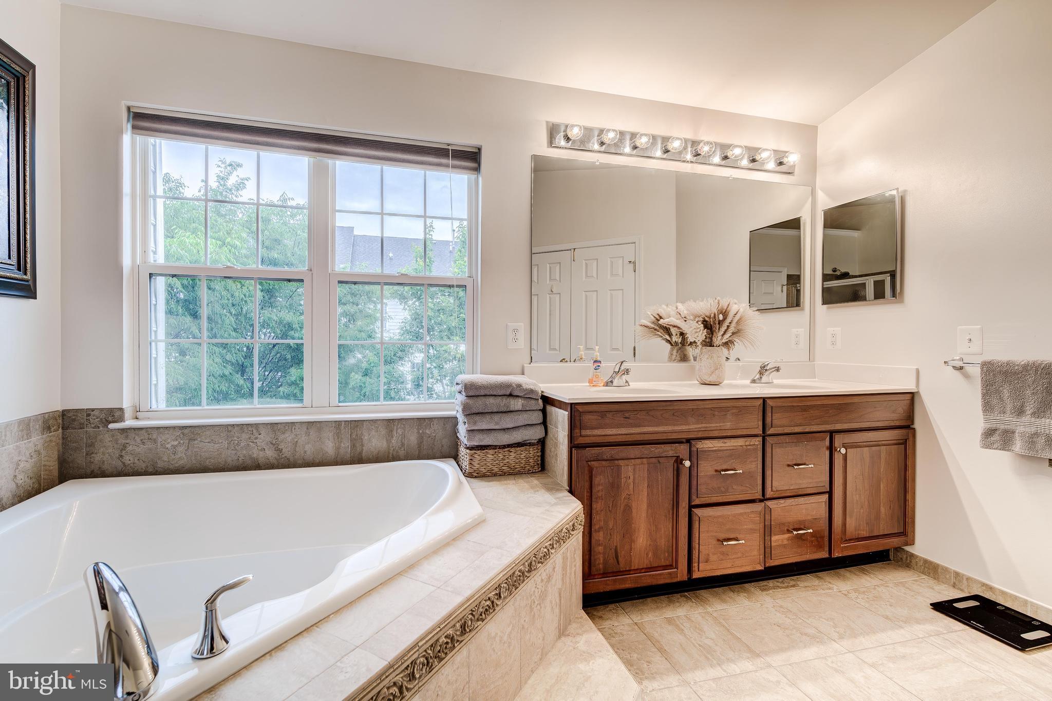 BELMONT COUNTRY CLUB - Residential