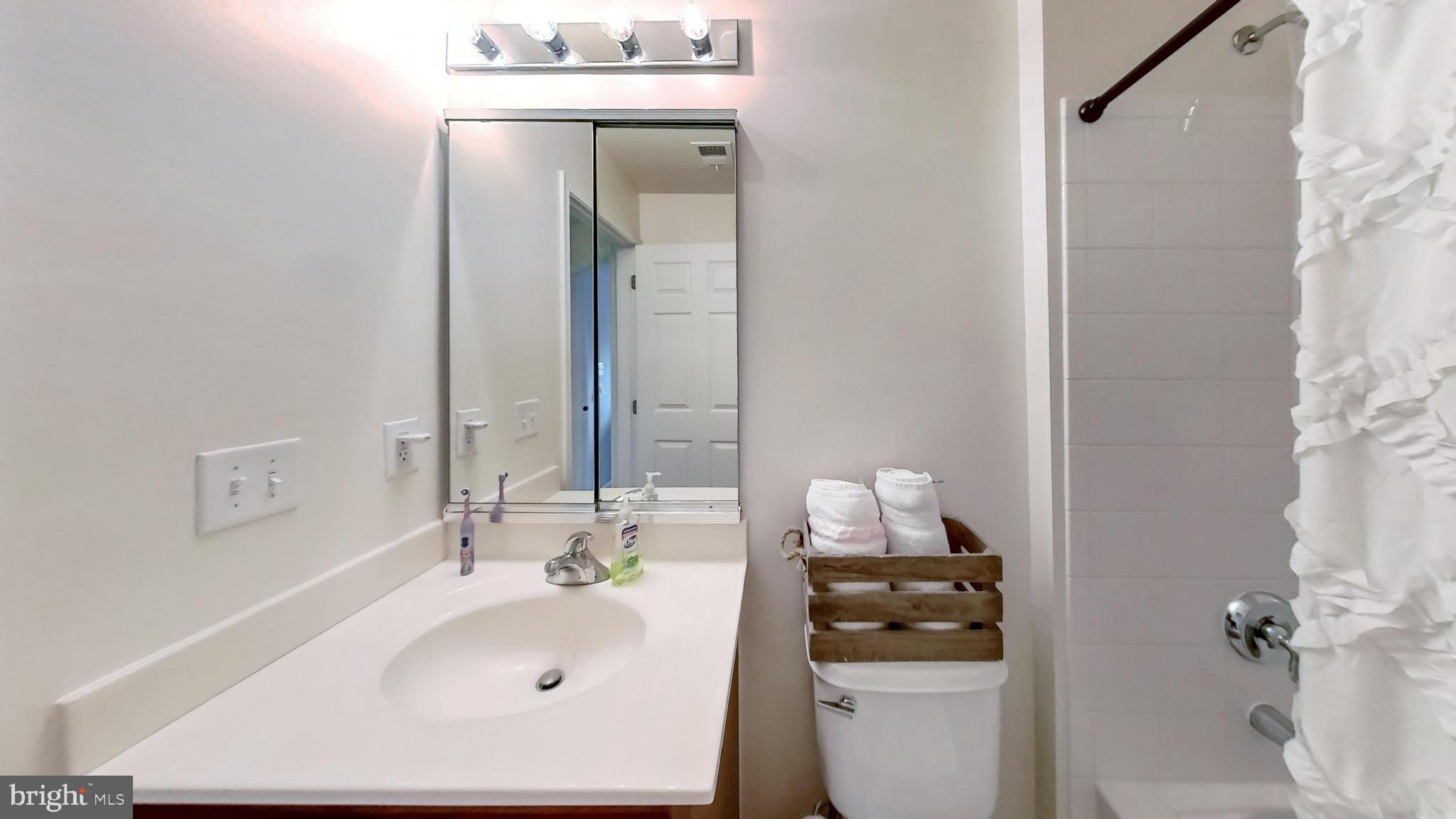 BELMONT COUNTRY CLUB - Residential