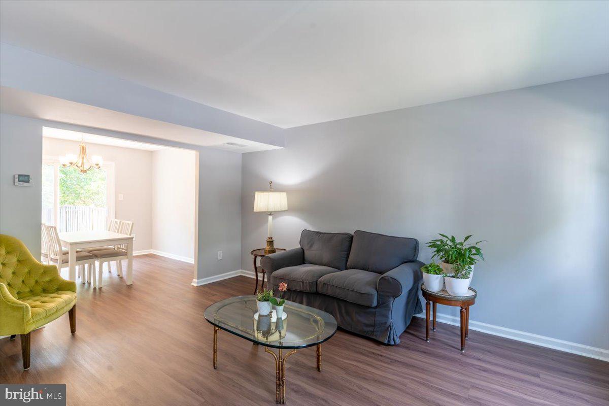 NEWINGTON STATION - Residential