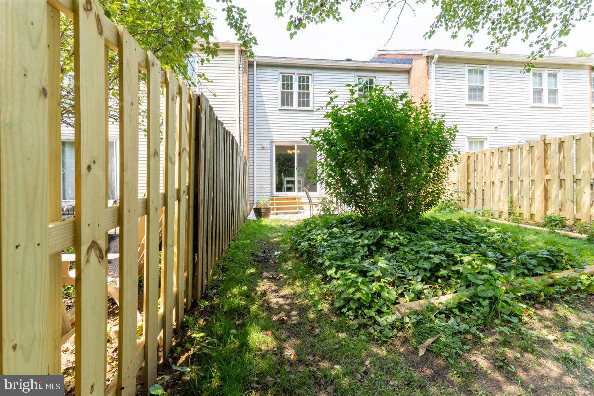 NEWINGTON STATION - Residential