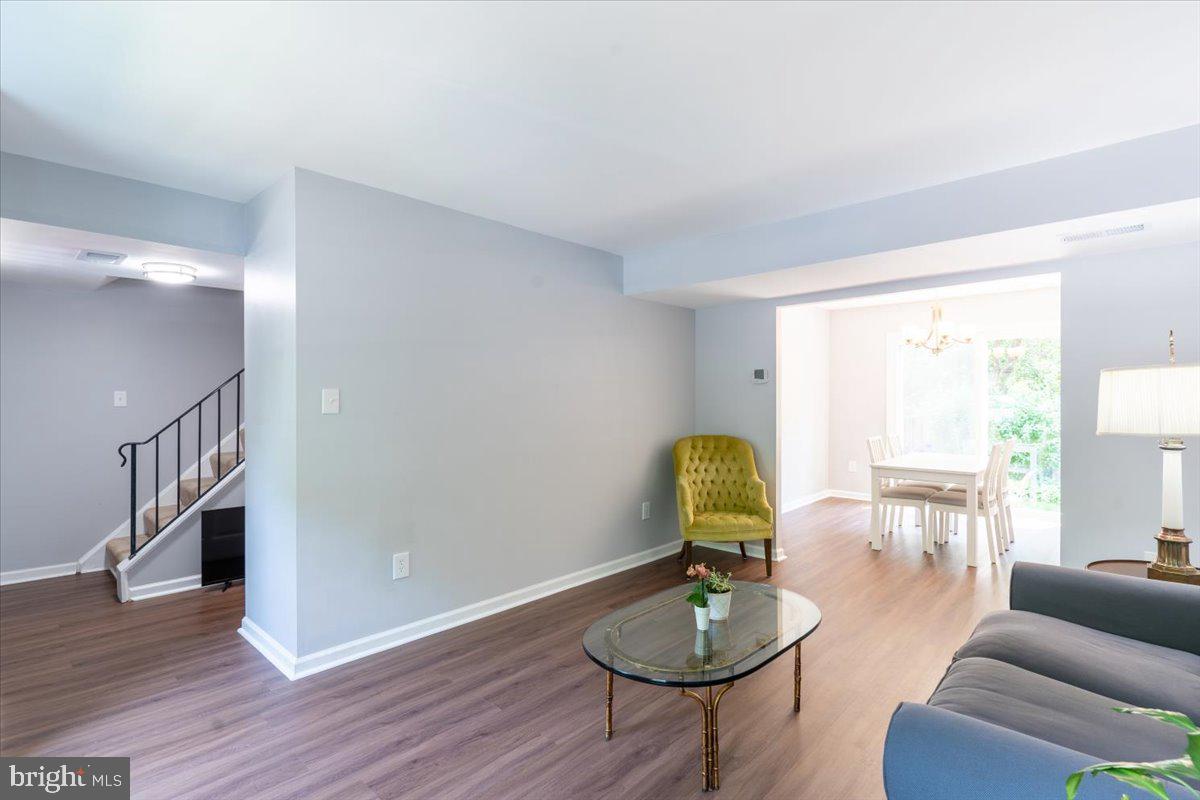 NEWINGTON STATION - Residential