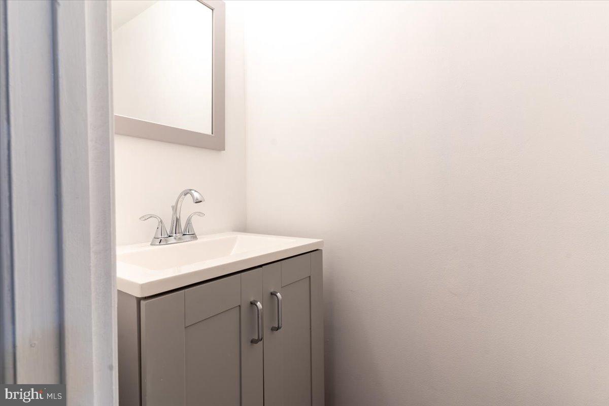 NEWINGTON STATION - Residential