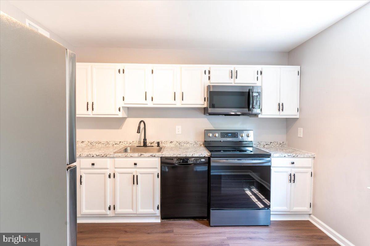 NEWINGTON STATION - Residential