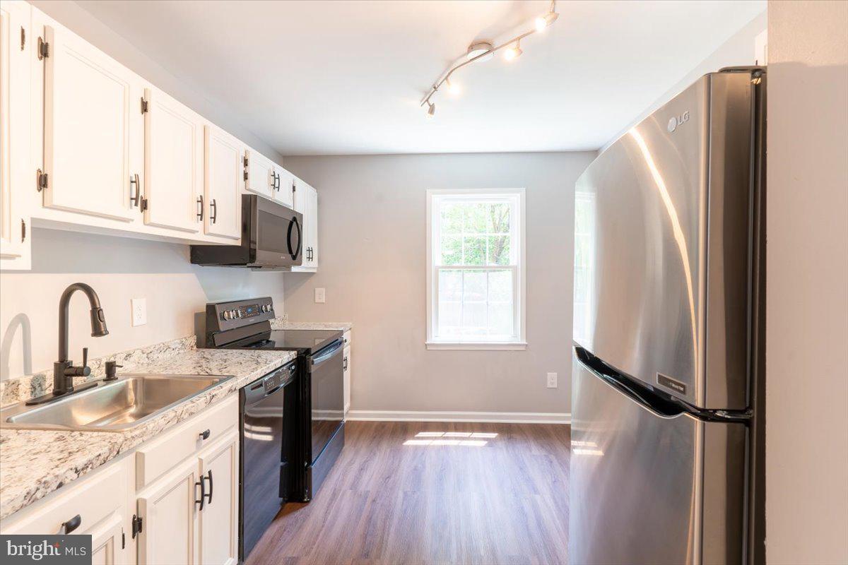 NEWINGTON STATION - Residential