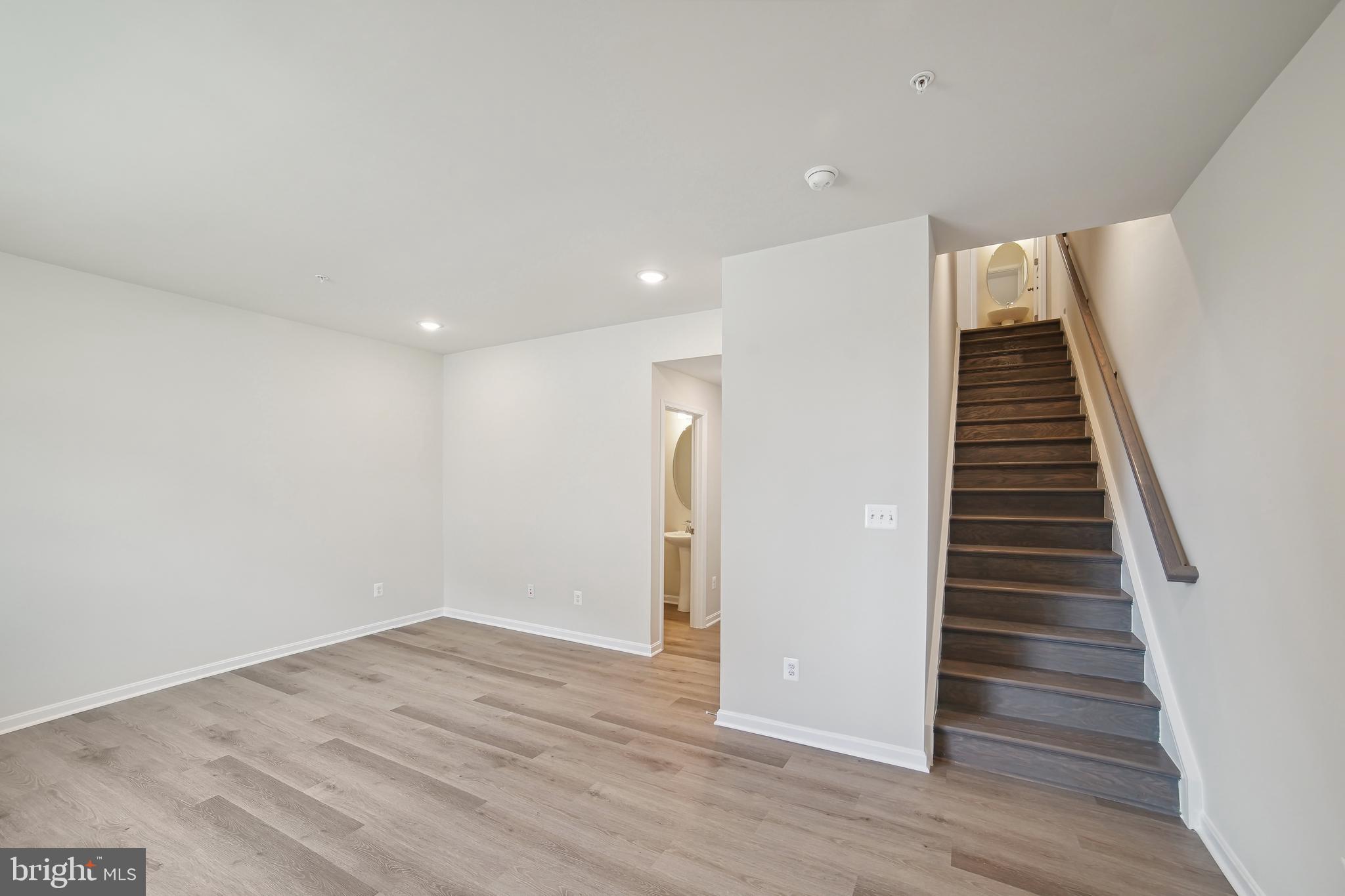 TOWNS AT MARKET COMMONS - Residential Lease