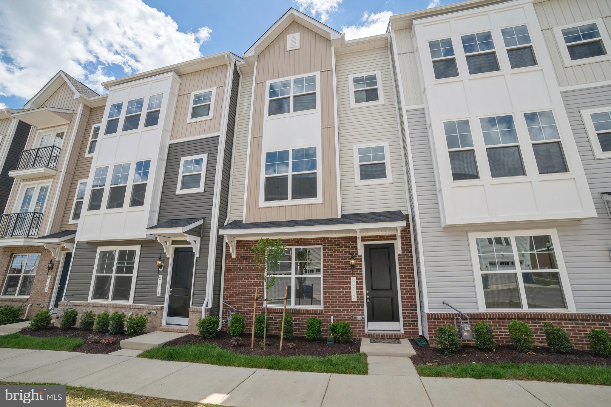 TOWNS AT MARKET COMMONS - Residential Lease