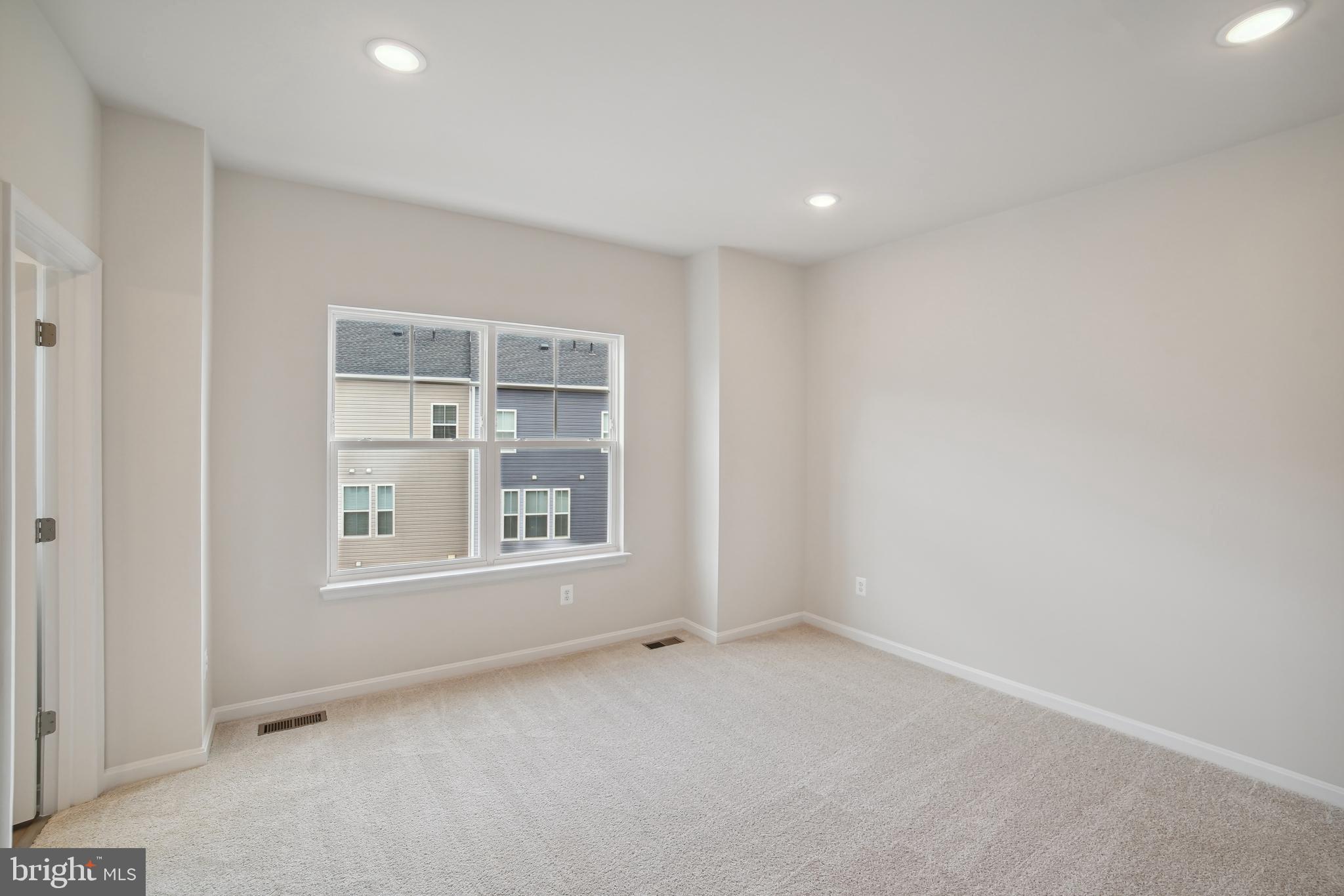 TOWNS AT MARKET COMMONS - Residential Lease