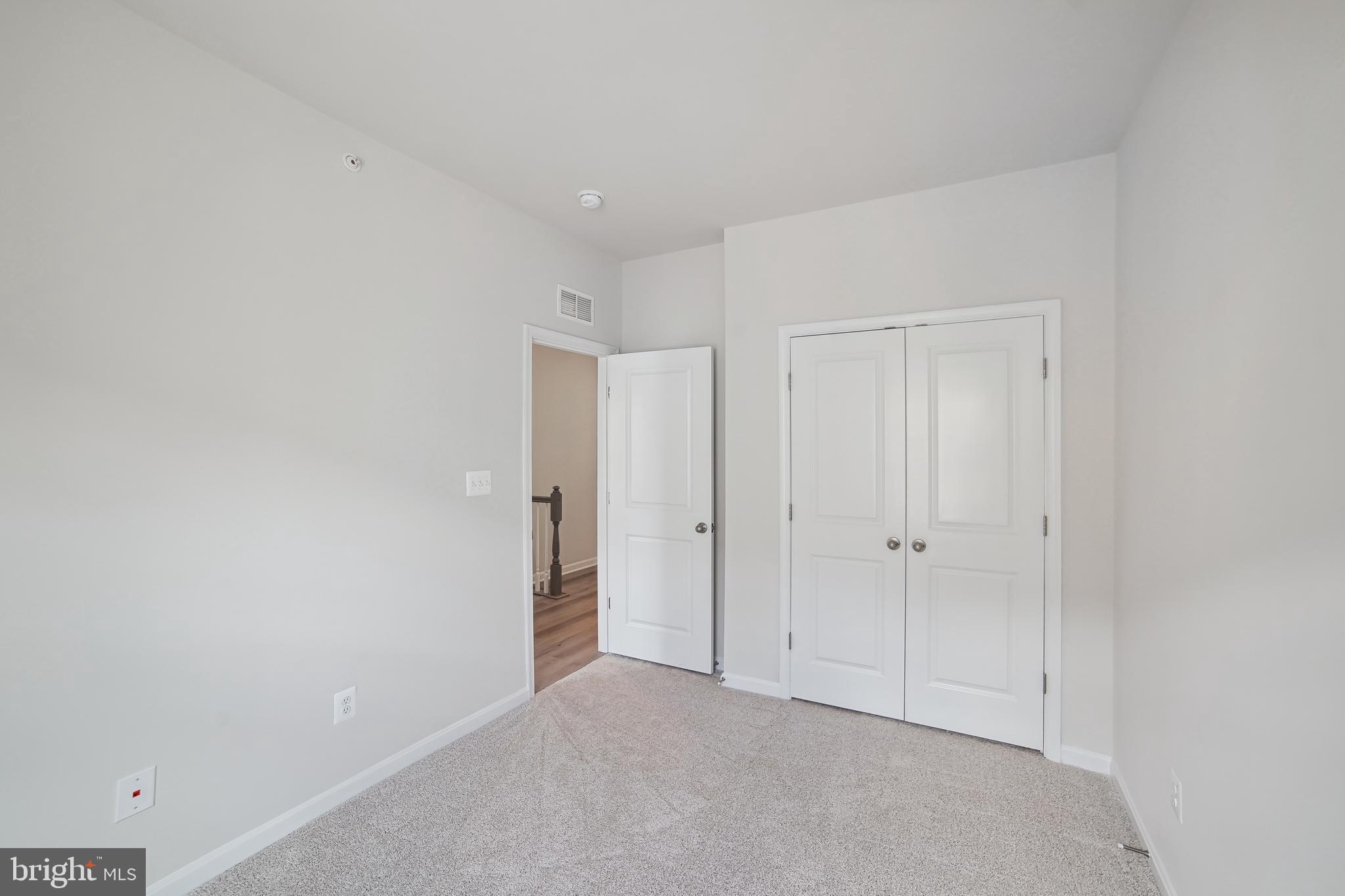 TOWNS AT MARKET COMMONS - Residential Lease