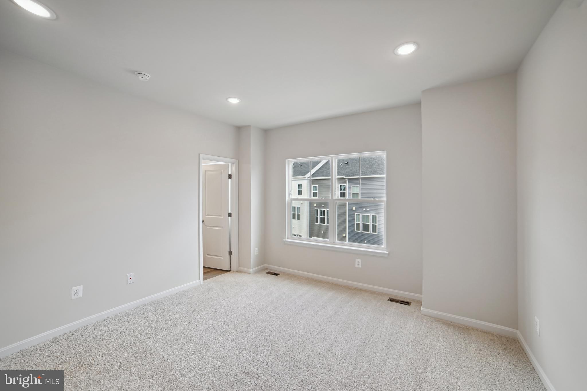 TOWNS AT MARKET COMMONS - Residential Lease