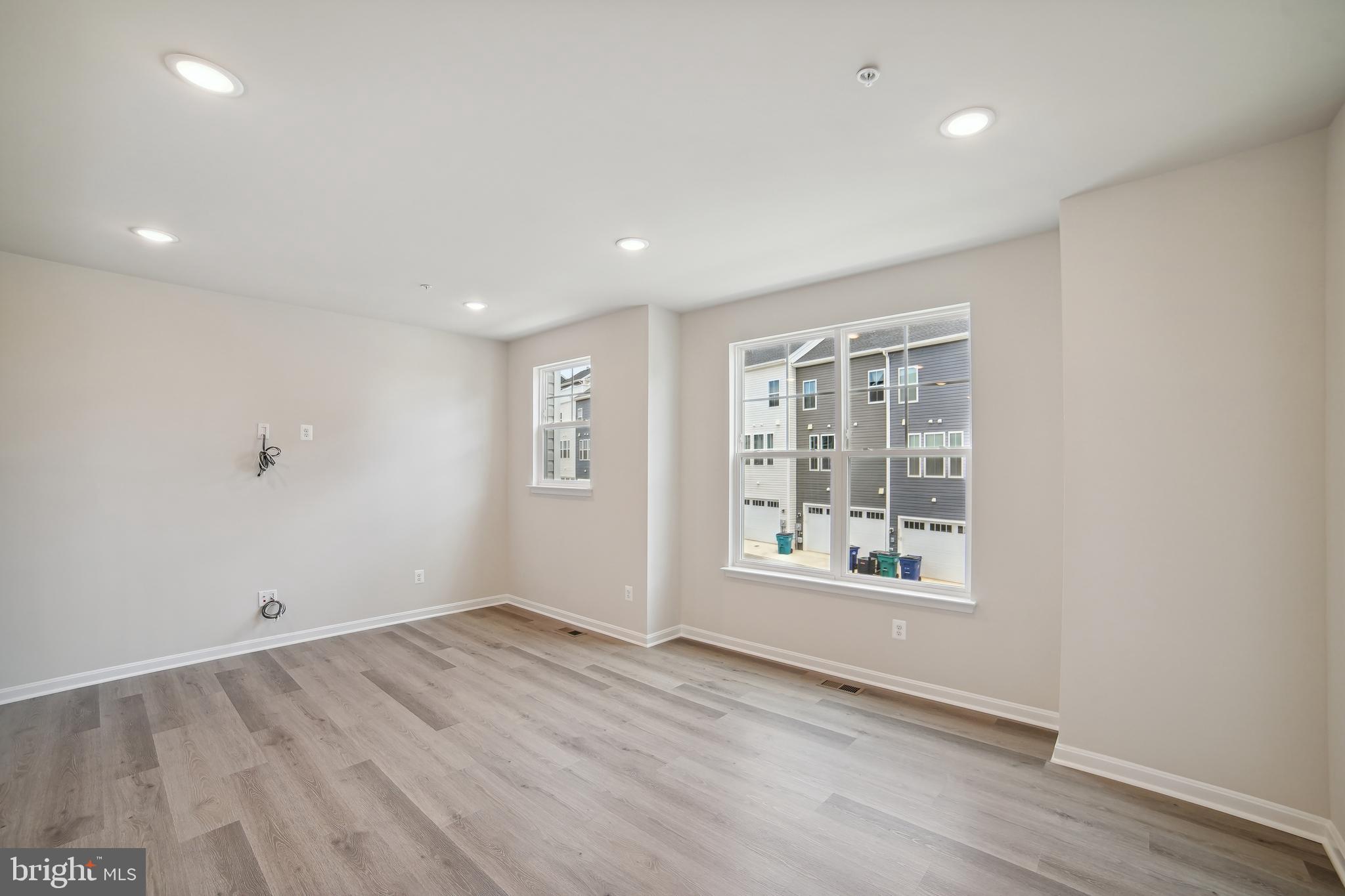 TOWNS AT MARKET COMMONS - Residential Lease