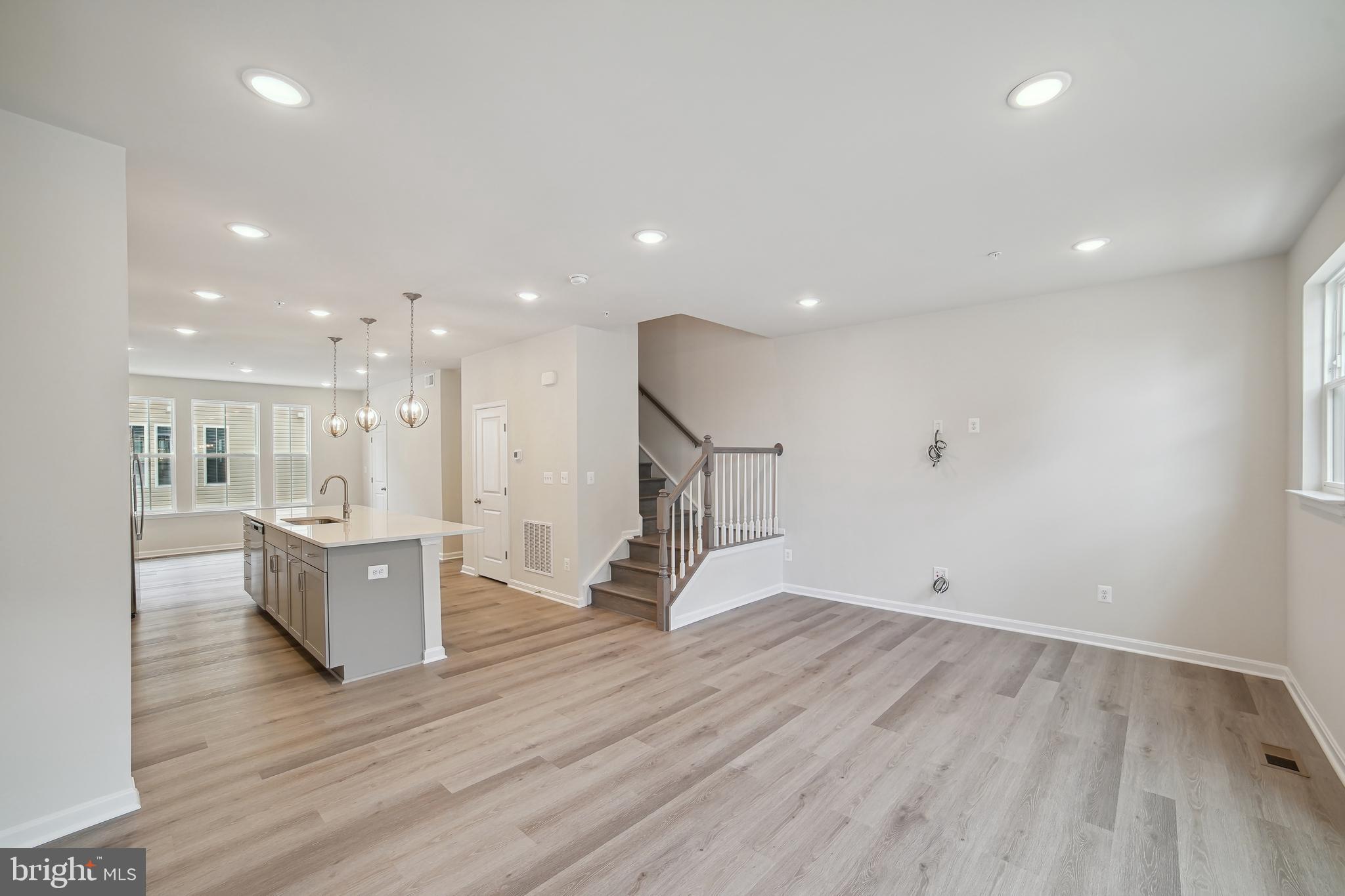 TOWNS AT MARKET COMMONS - Residential Lease