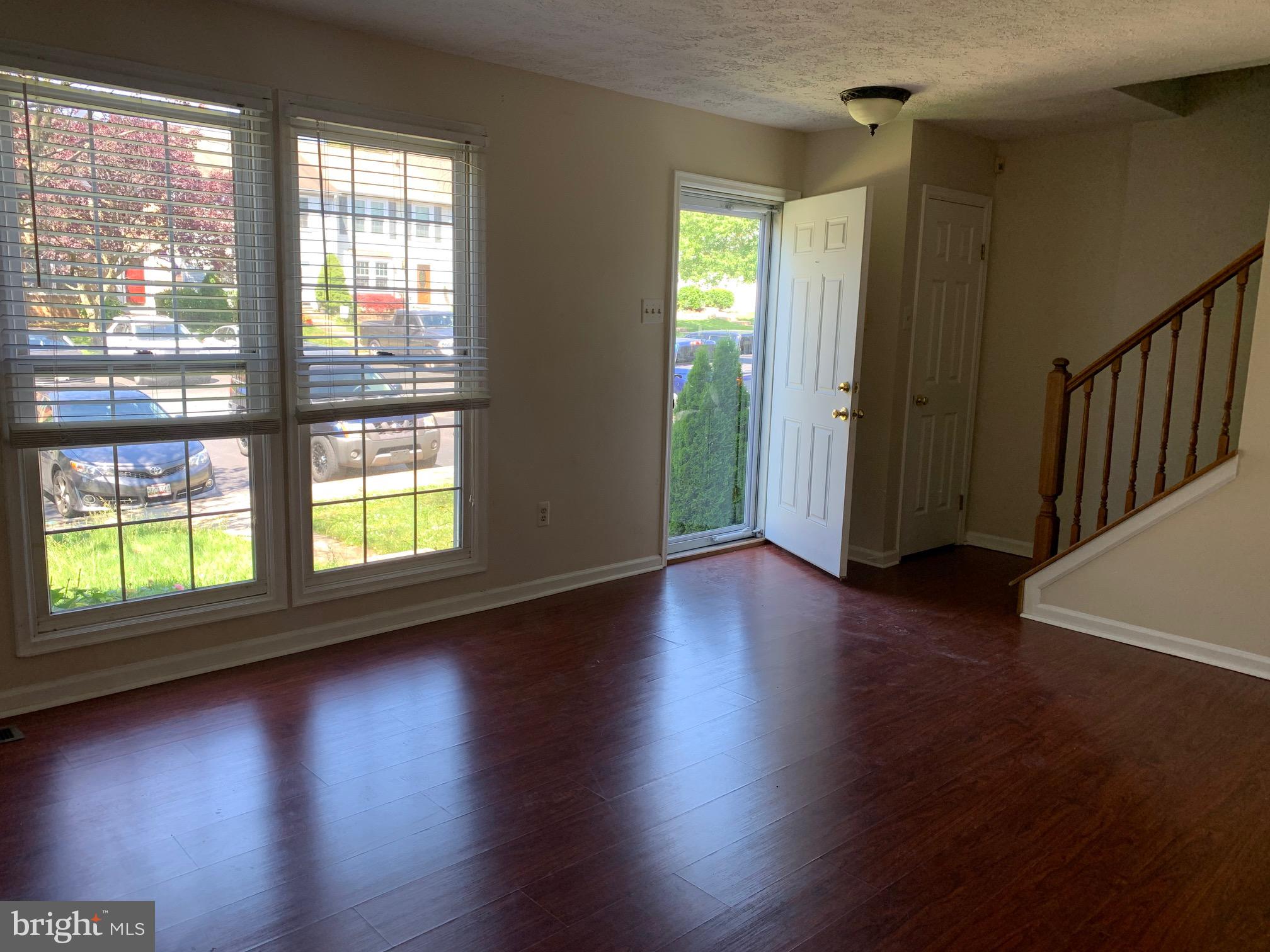 LAUREL WOODS - Residential Lease