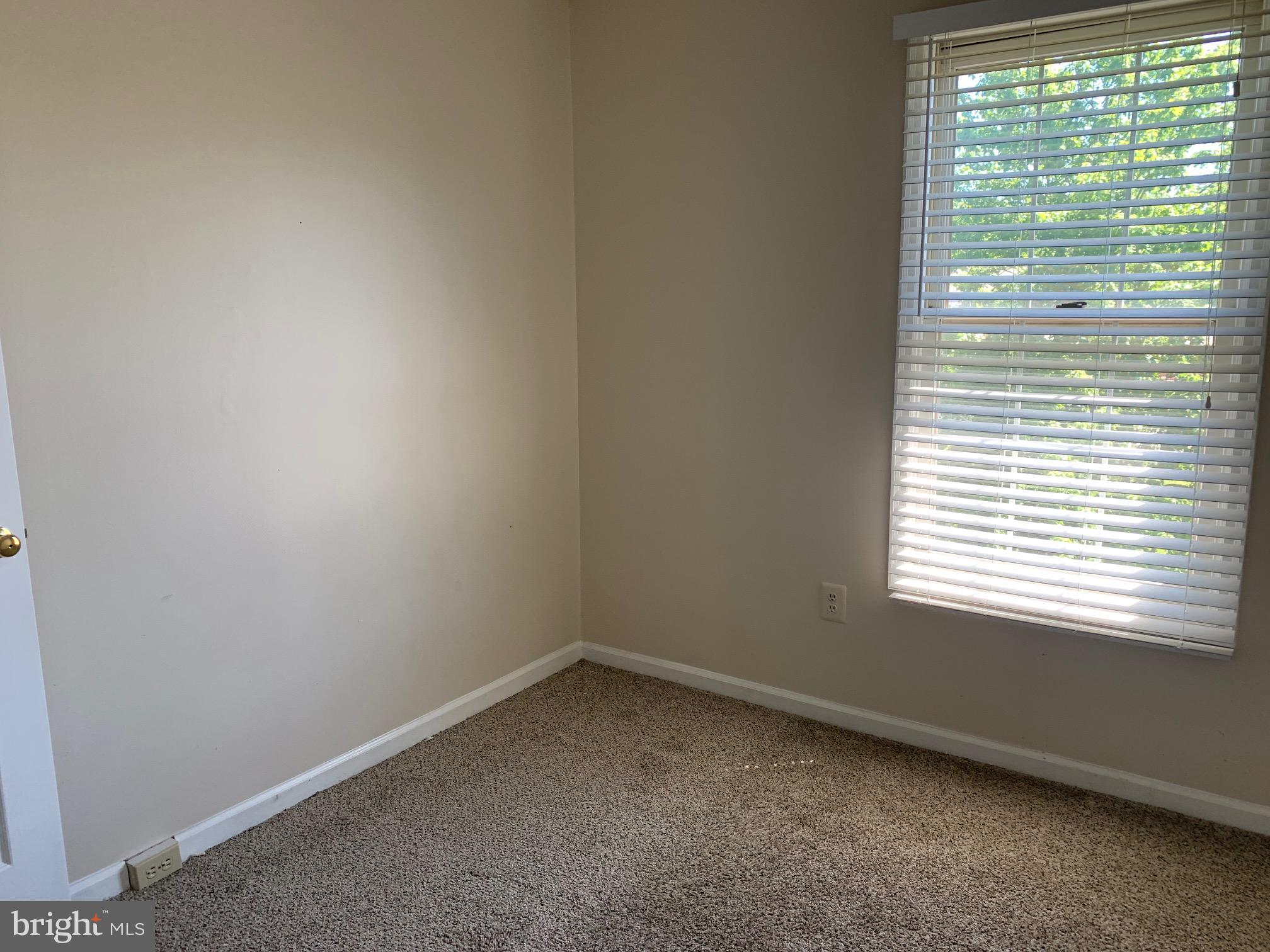 LAUREL WOODS - Residential Lease