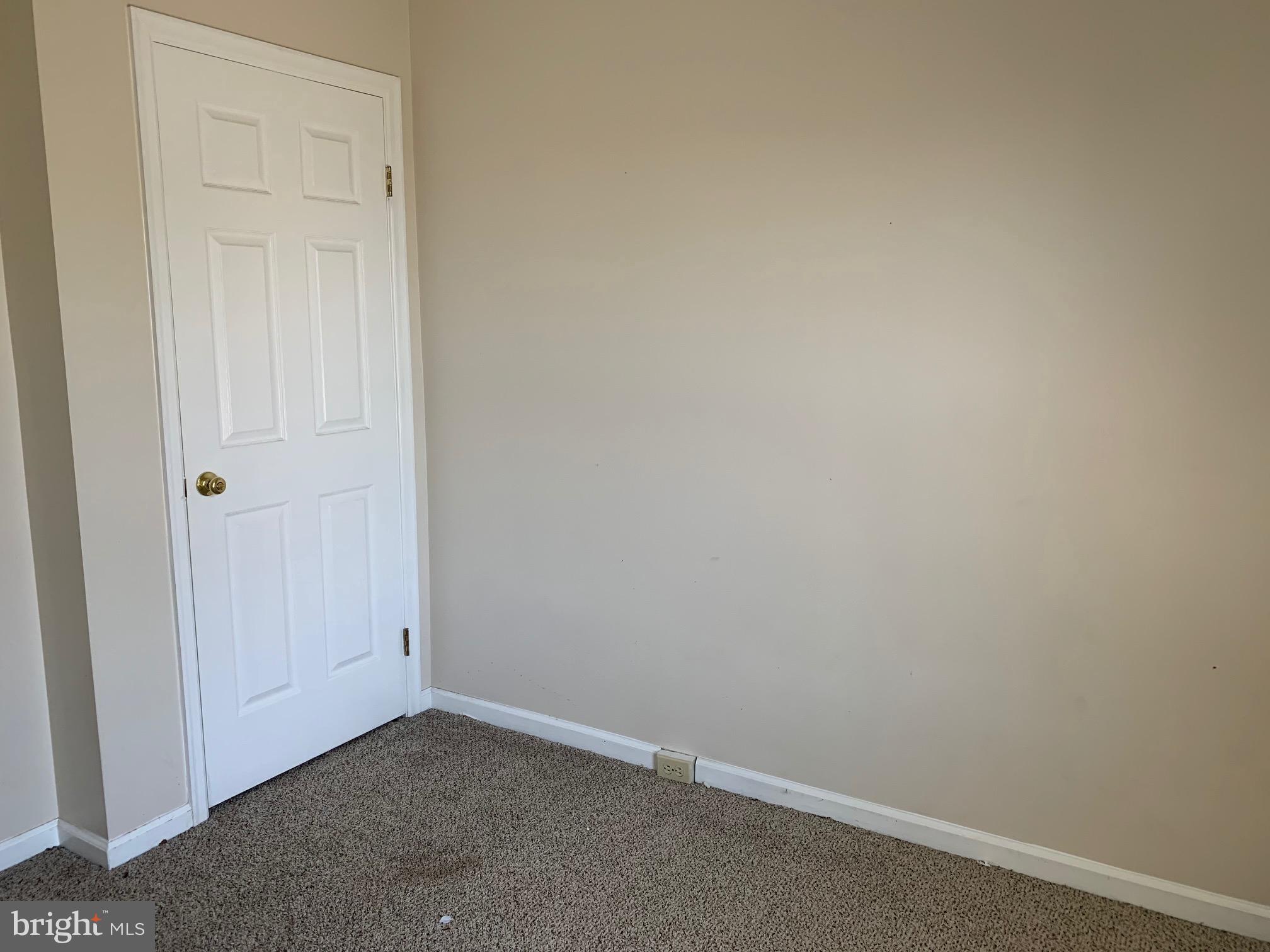 LAUREL WOODS - Residential Lease