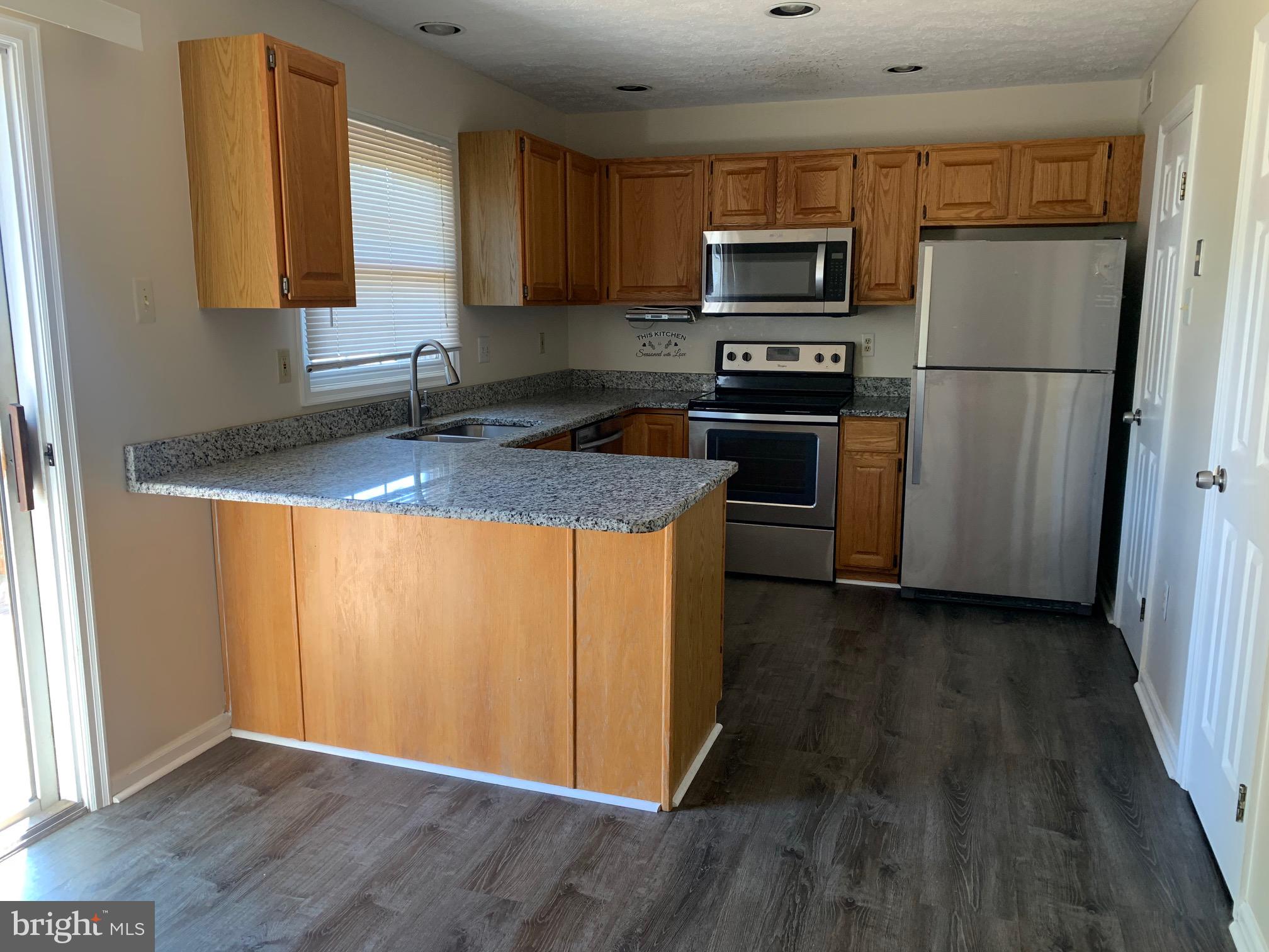 LAUREL WOODS - Residential Lease