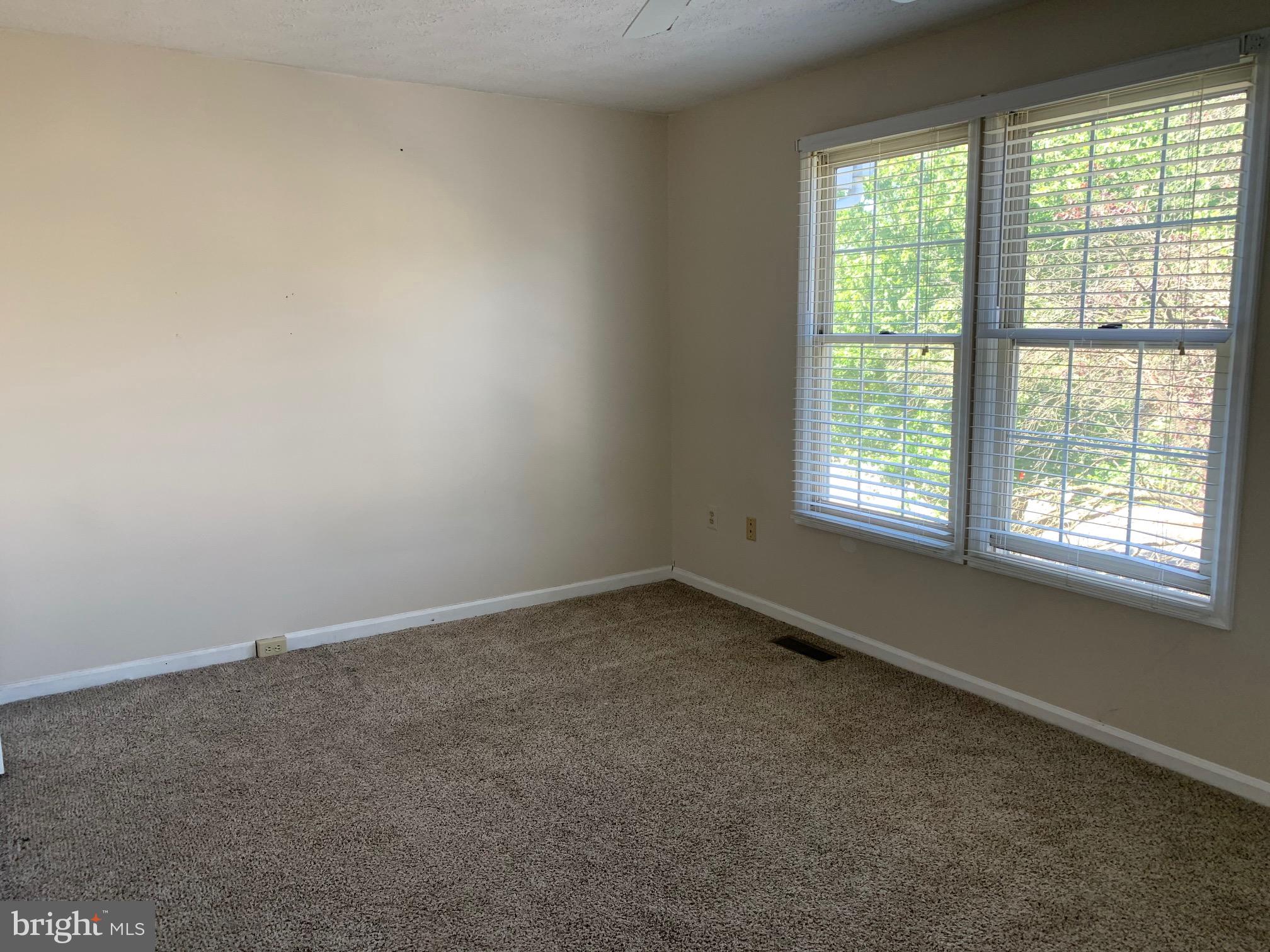 LAUREL WOODS - Residential Lease