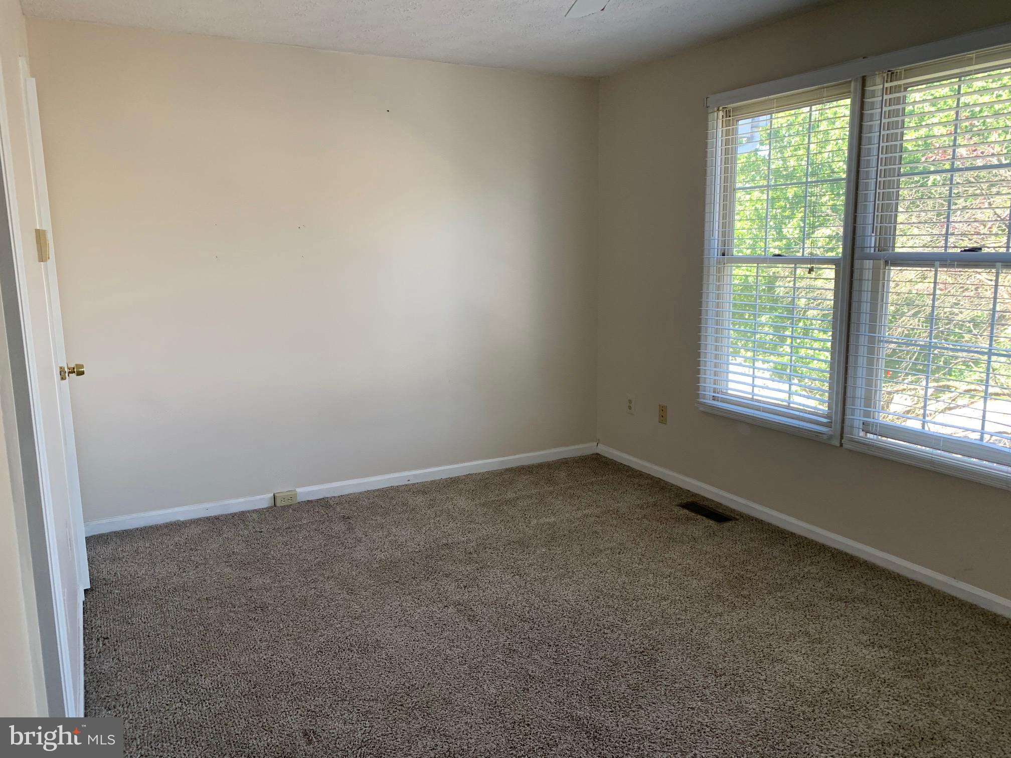 LAUREL WOODS - Residential Lease