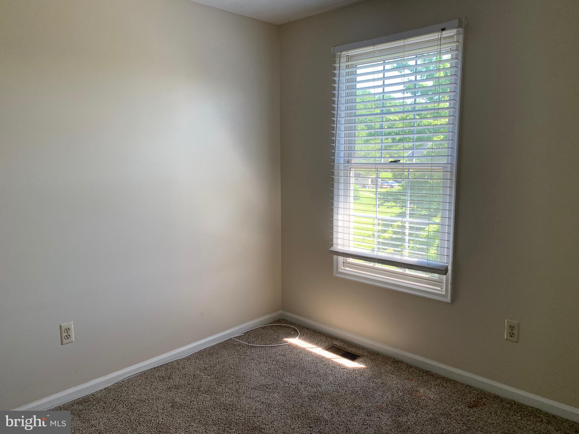 LAUREL WOODS - Residential Lease