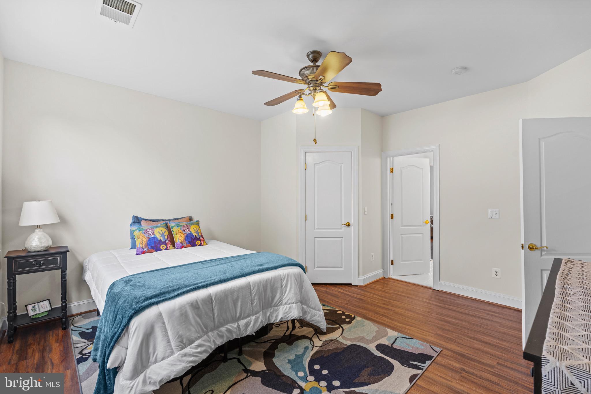 LAUREL HILL LANDBAY - Residential