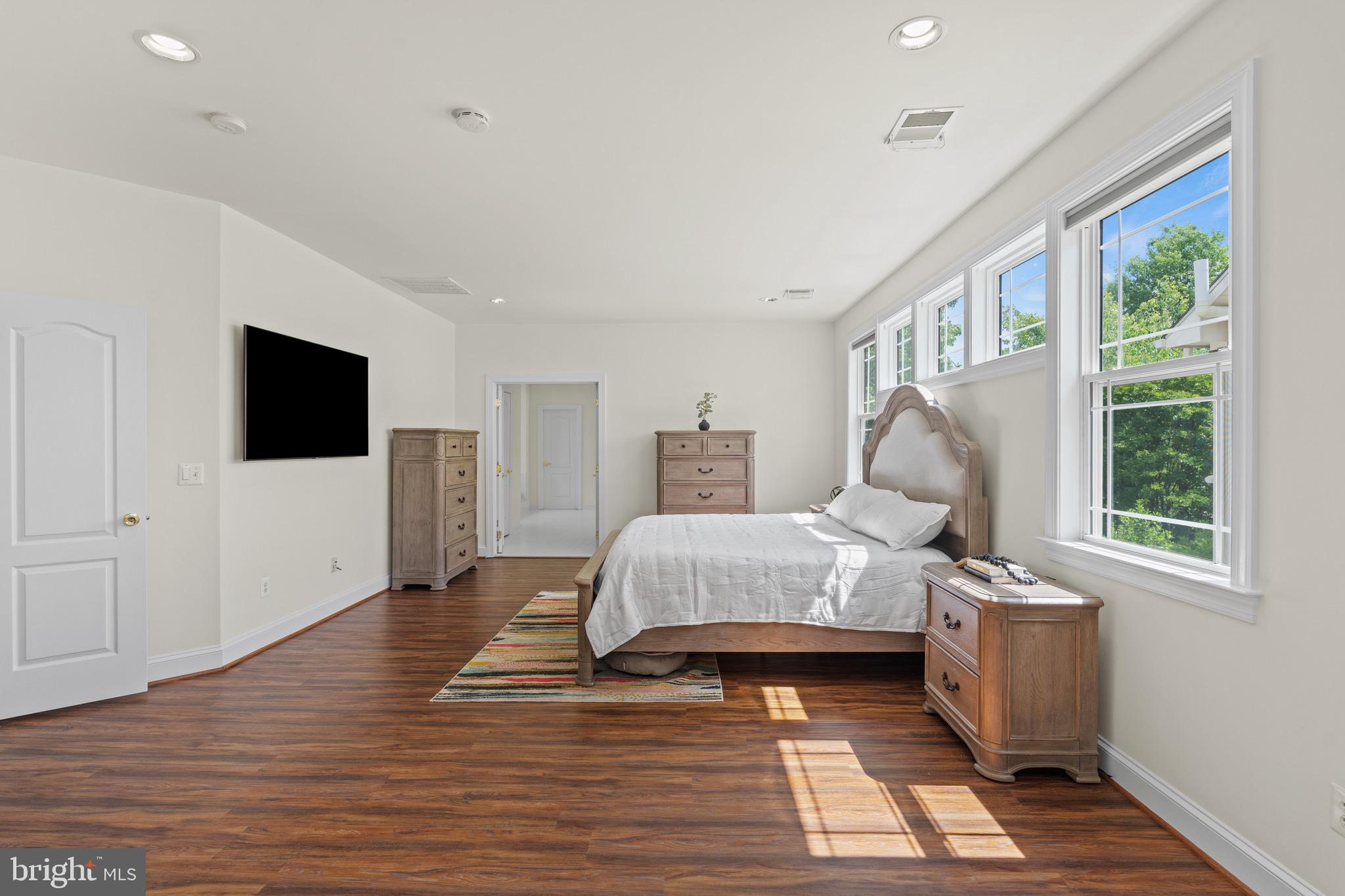 LAUREL HILL LANDBAY - Residential