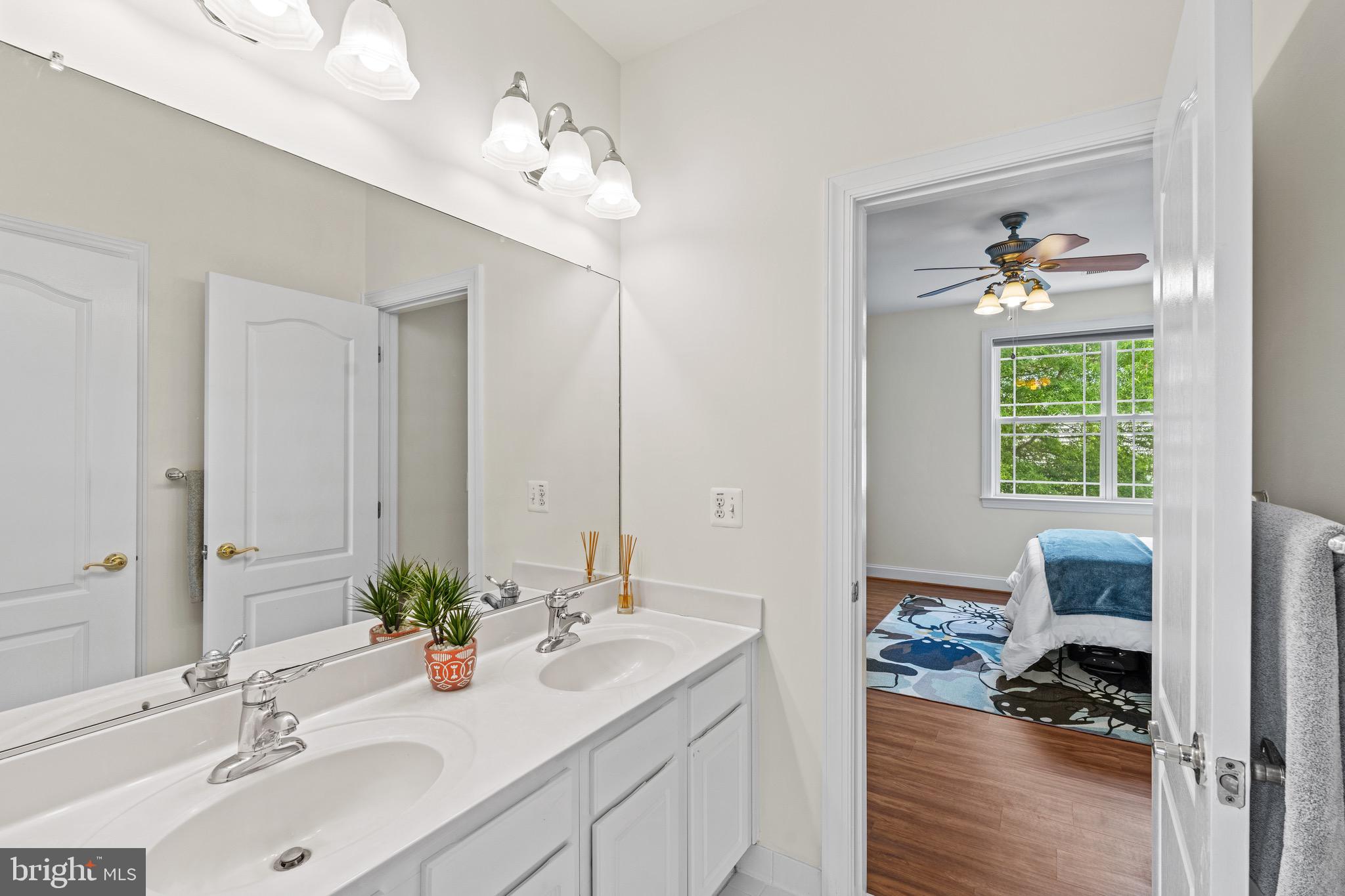 LAUREL HILL LANDBAY - Residential