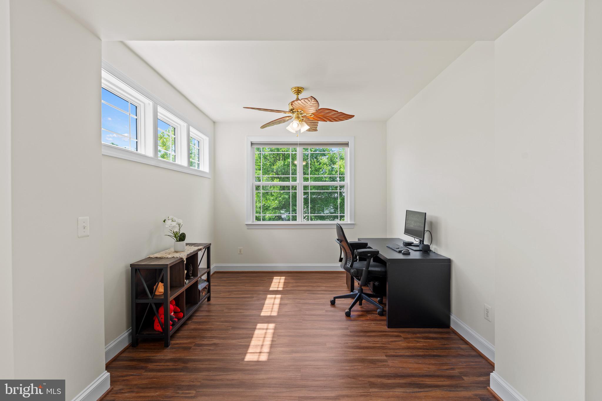LAUREL HILL LANDBAY - Residential