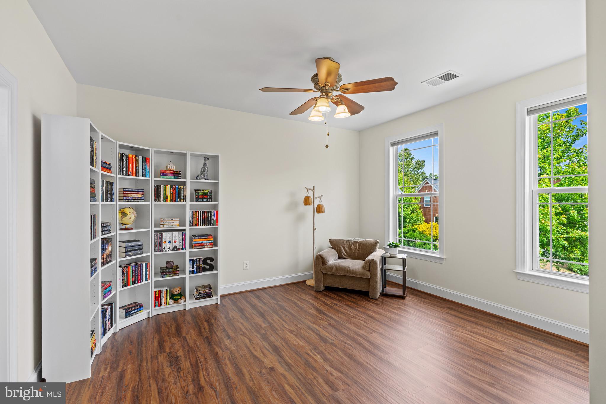 LAUREL HILL LANDBAY - Residential