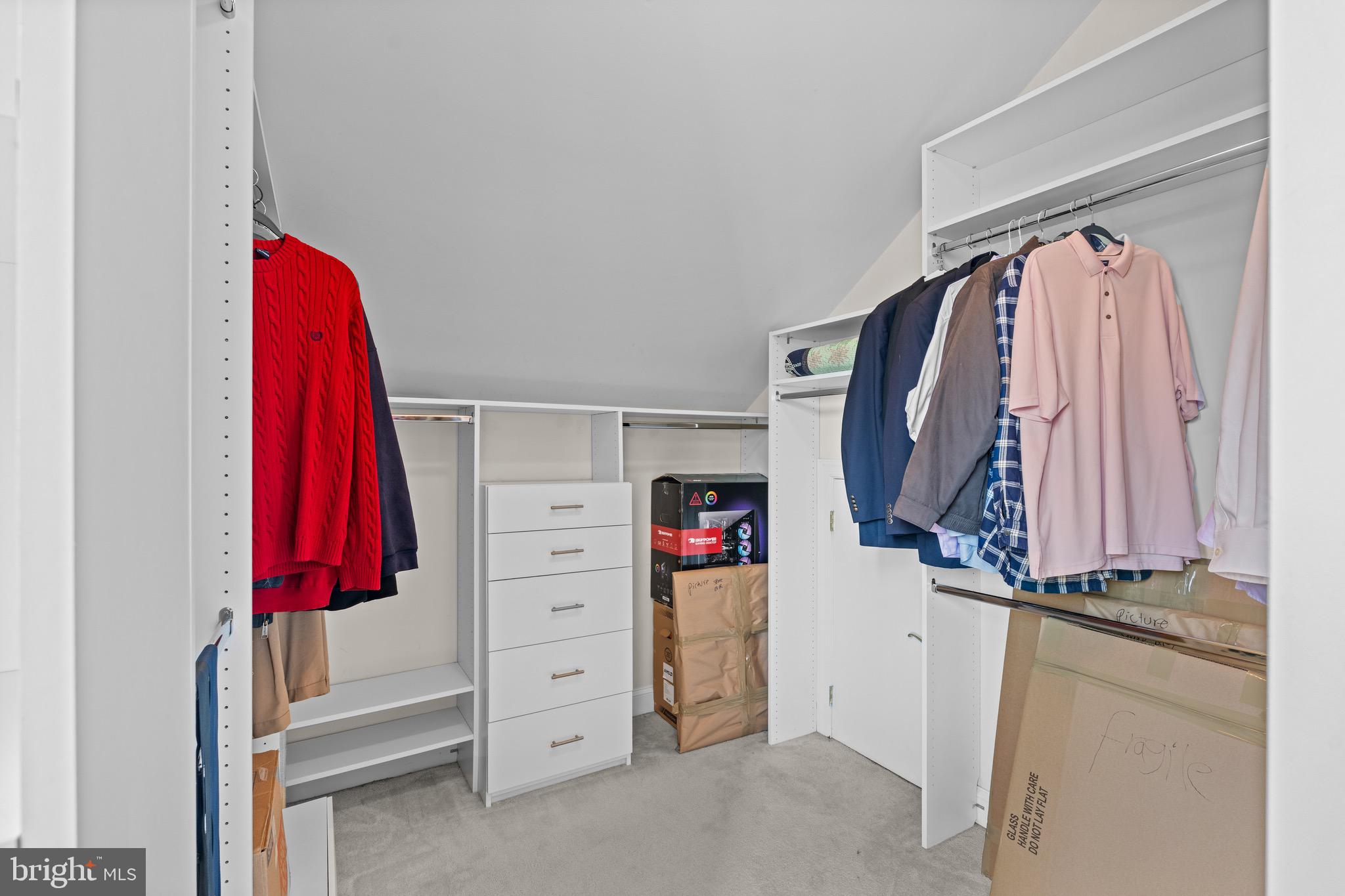 LAUREL HILL LANDBAY - Residential