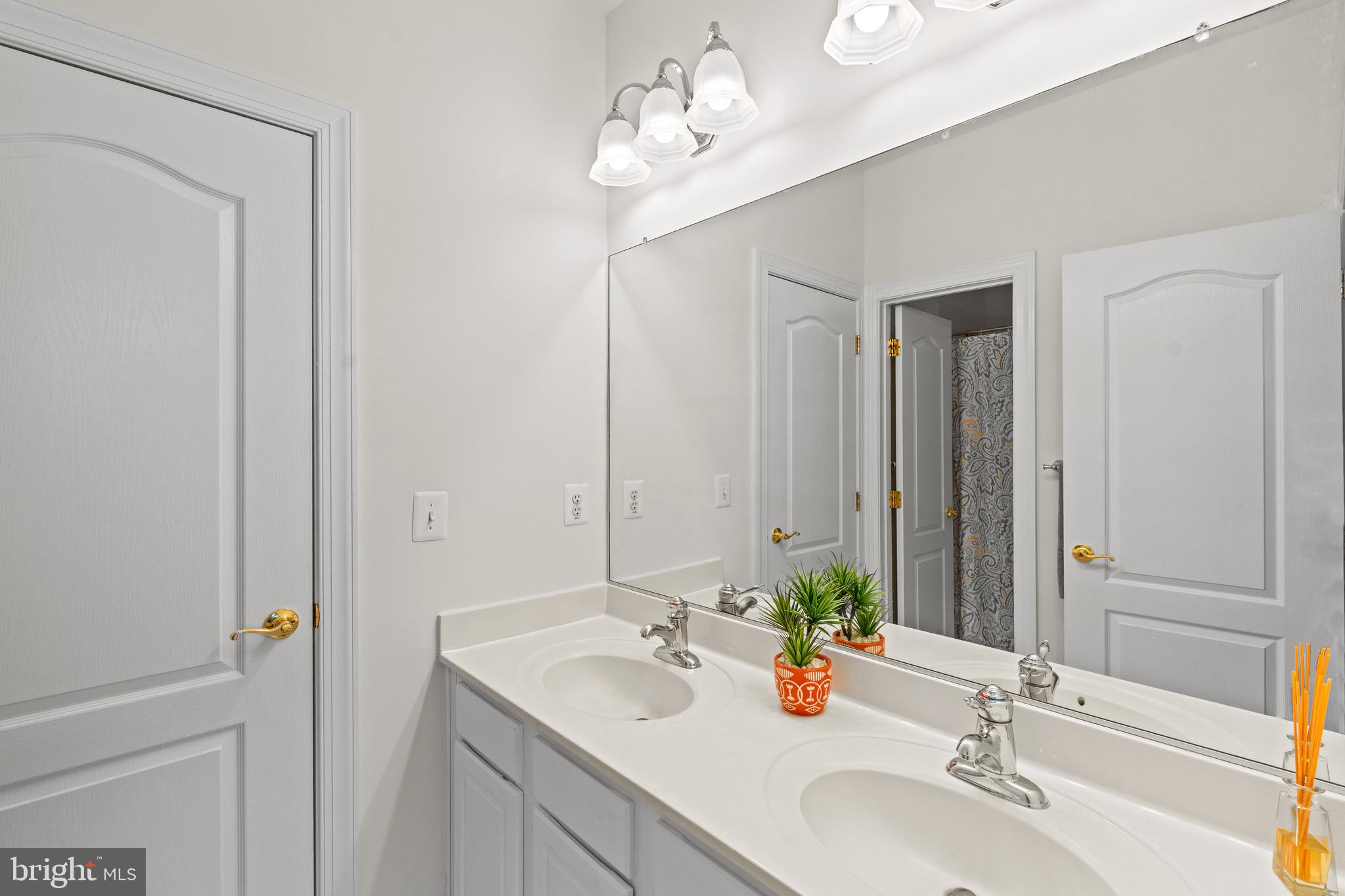 LAUREL HILL LANDBAY - Residential
