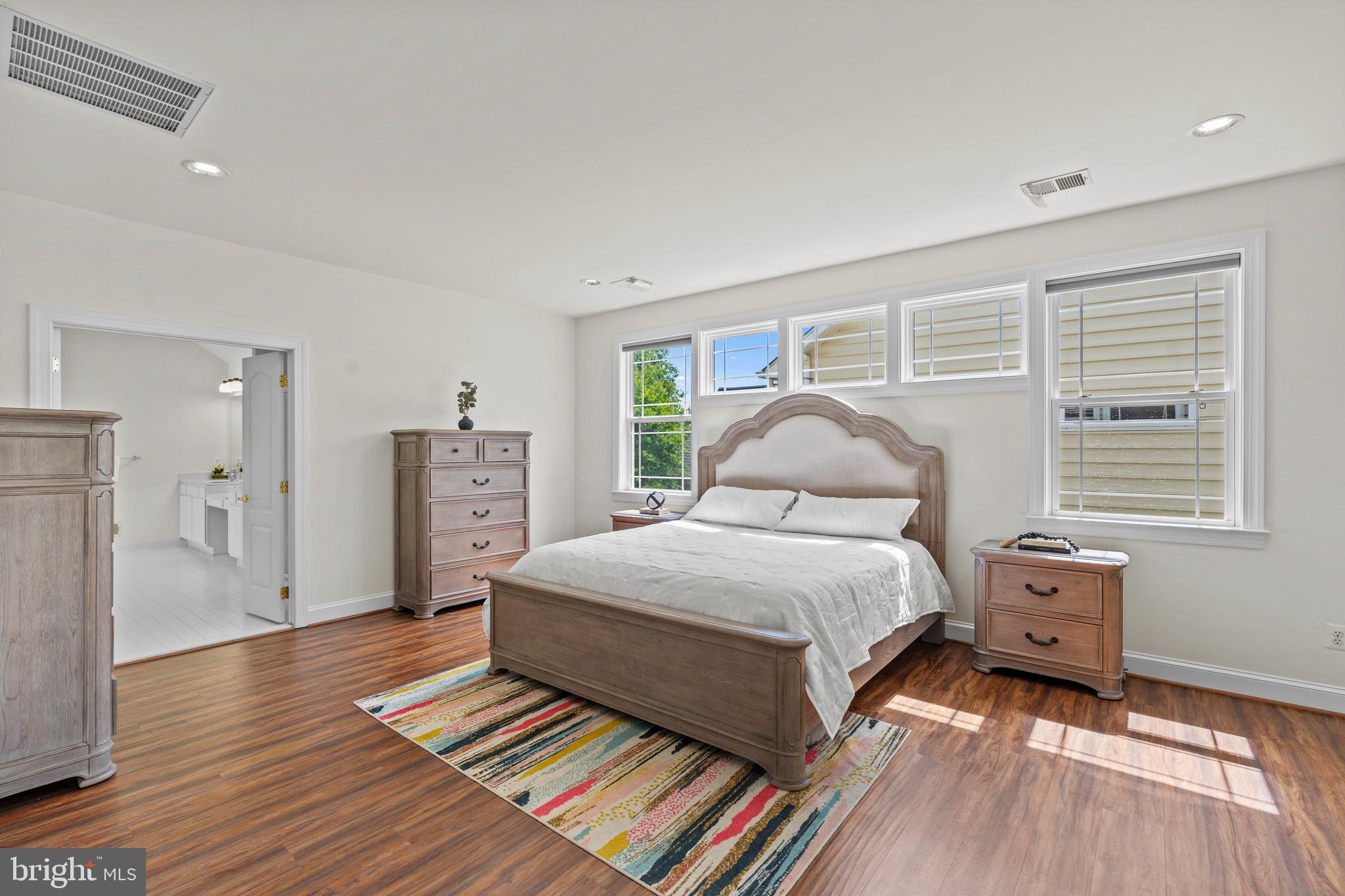 LAUREL HILL LANDBAY - Residential