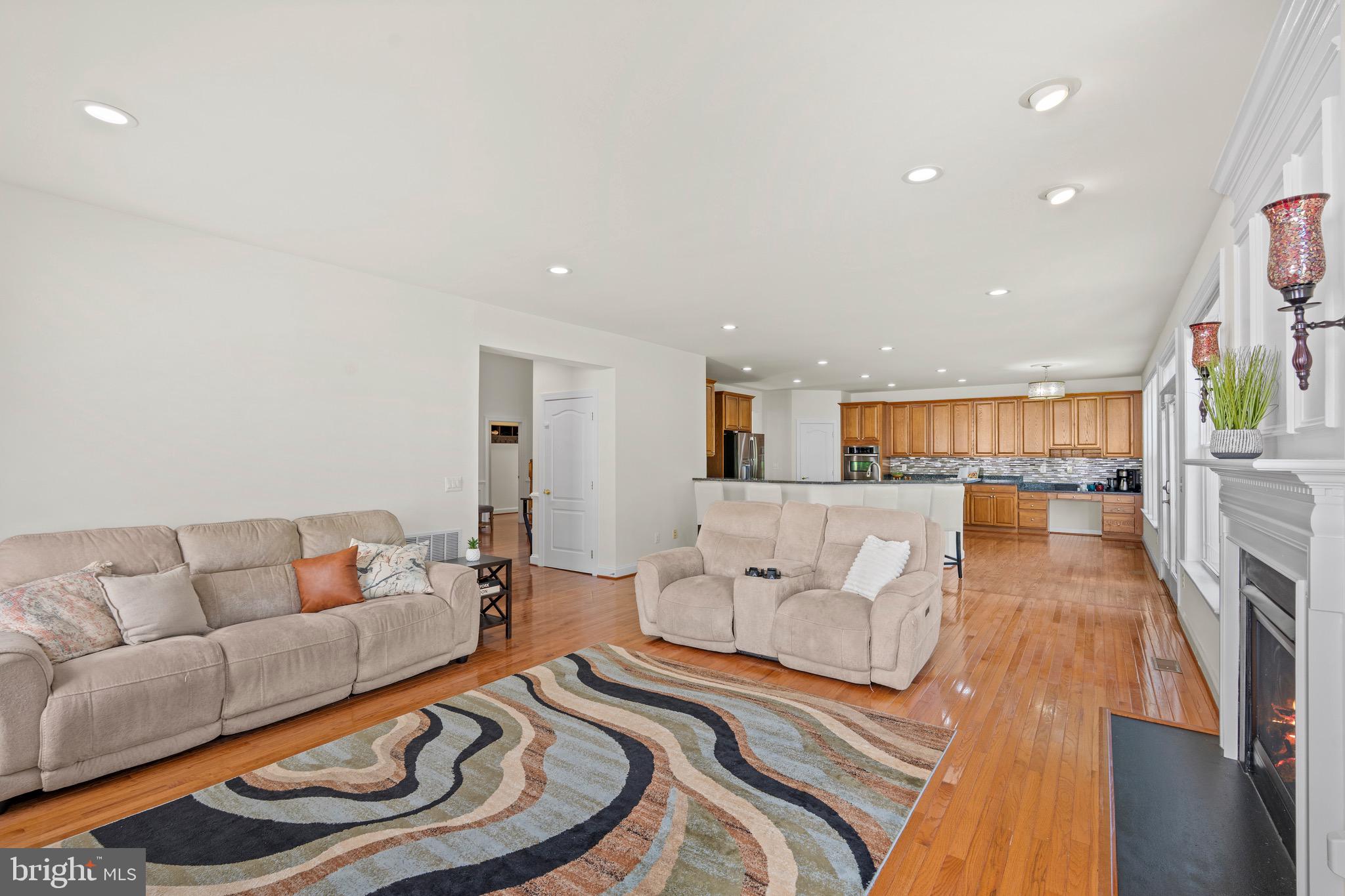 LAUREL HILL LANDBAY - Residential
