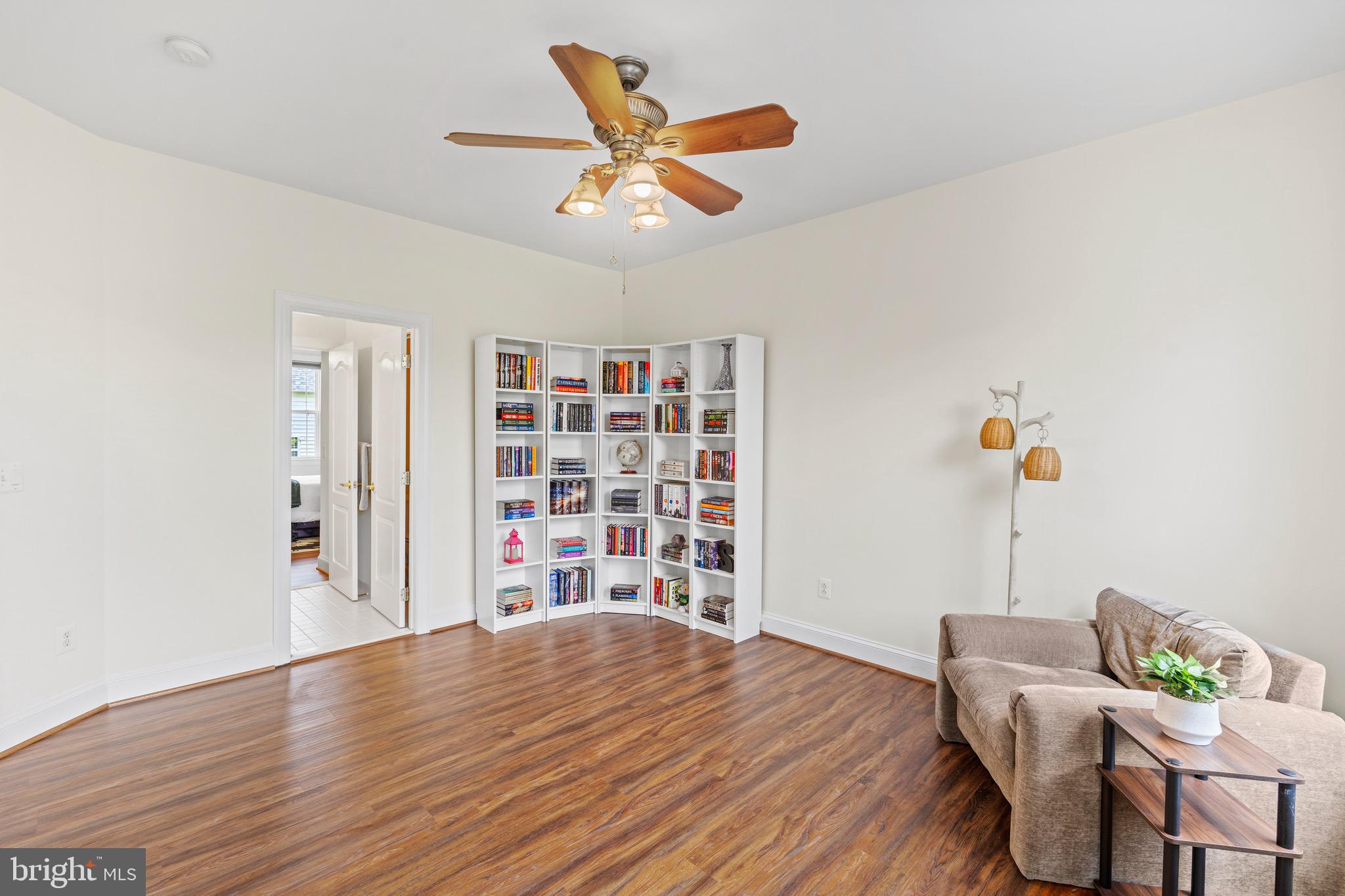 LAUREL HILL LANDBAY - Residential