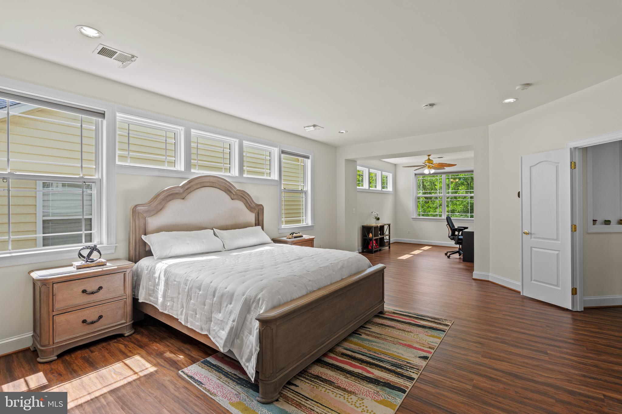 LAUREL HILL LANDBAY - Residential
