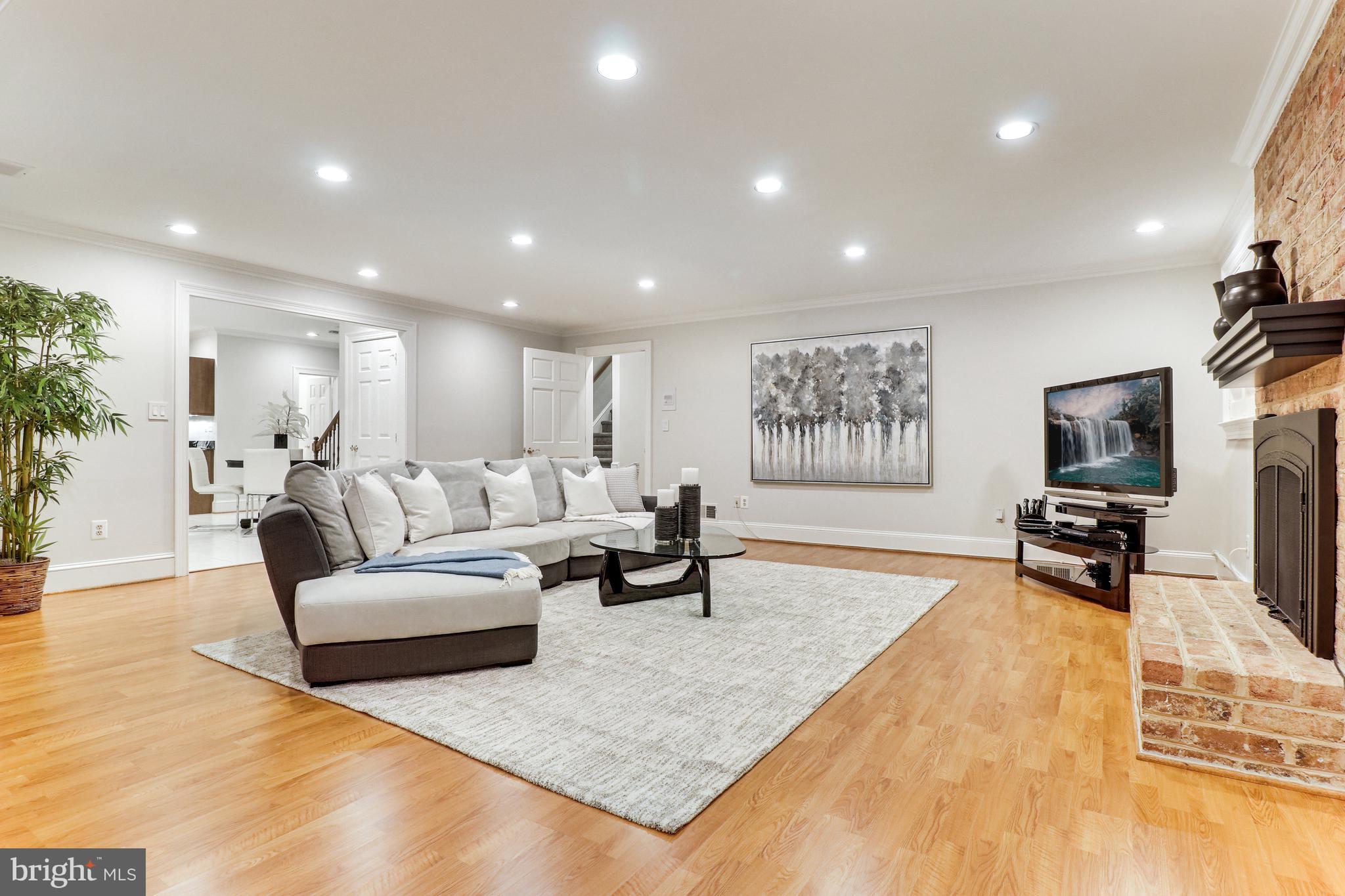 LANGLEY FOREST - Residential