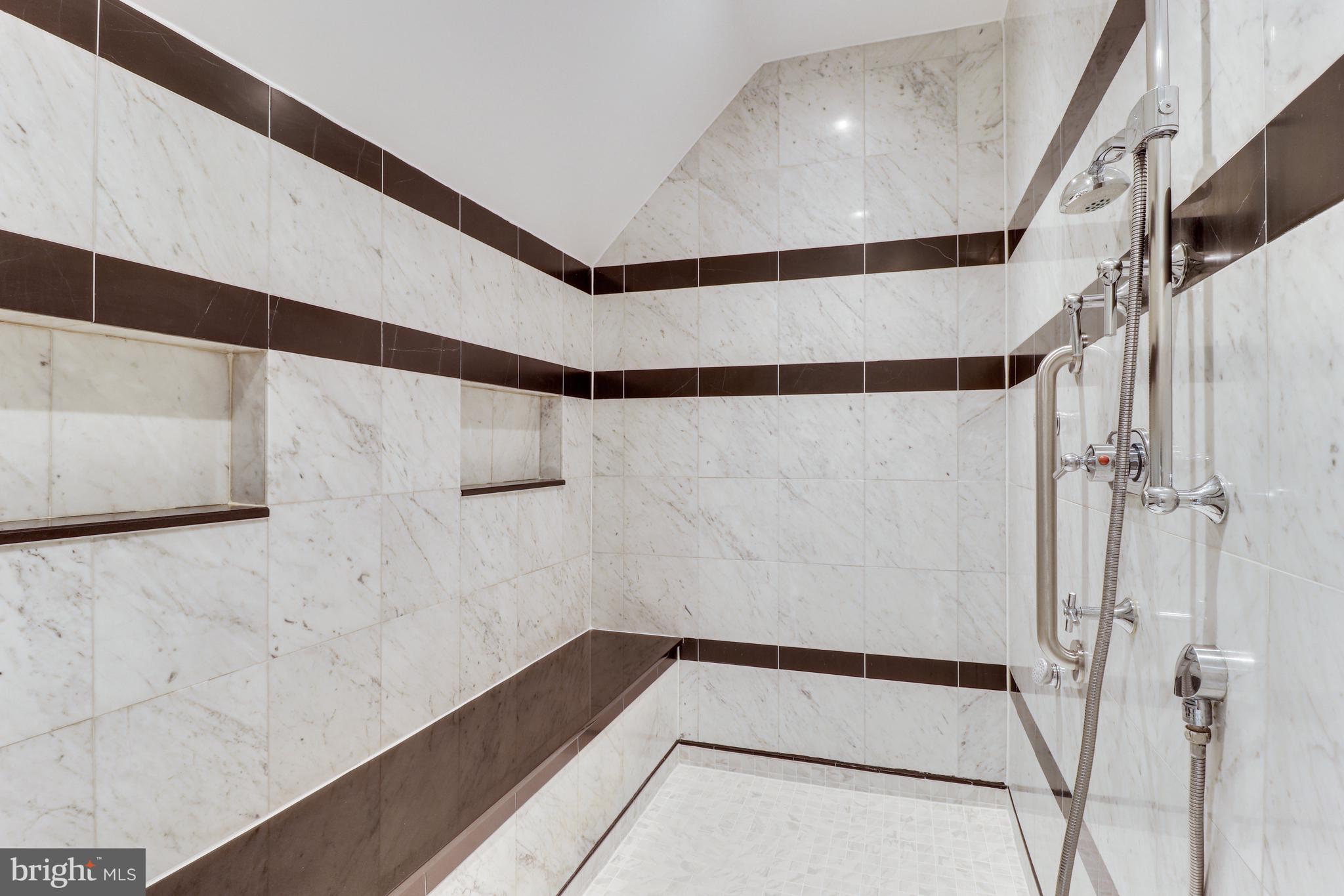 LANGLEY FOREST - Residential