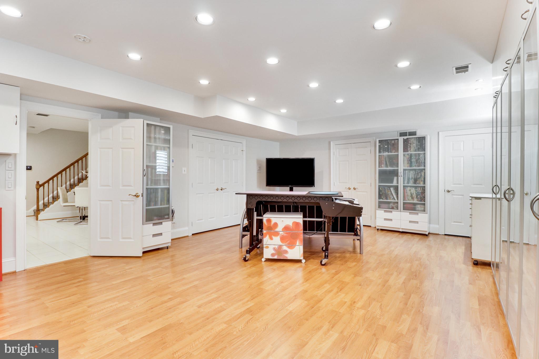 LANGLEY FOREST - Residential