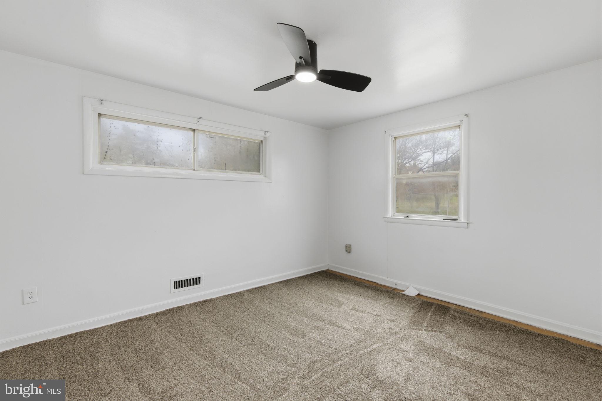 CHINQUAPIN PARK - Residential