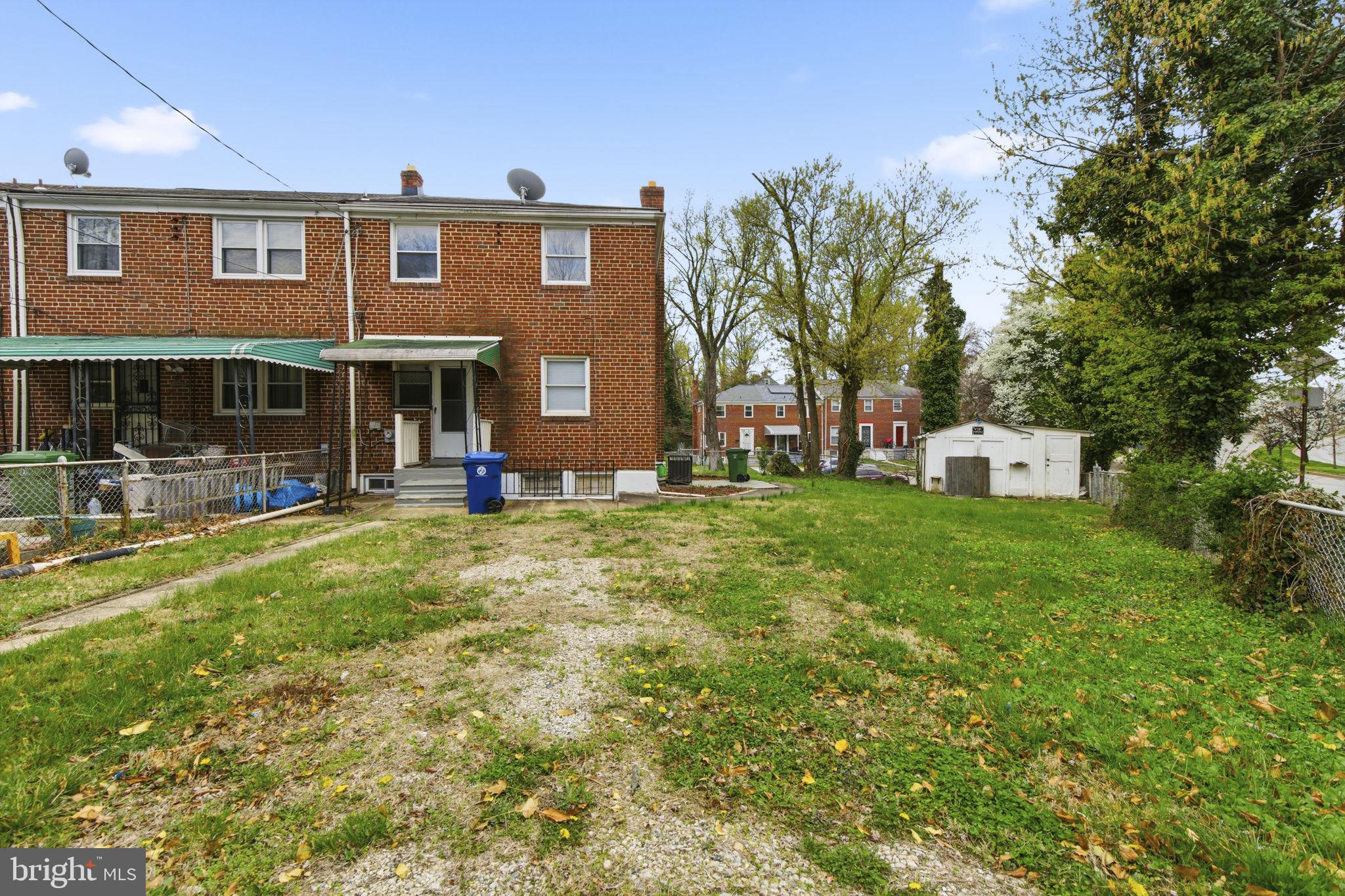 CHINQUAPIN PARK - Residential