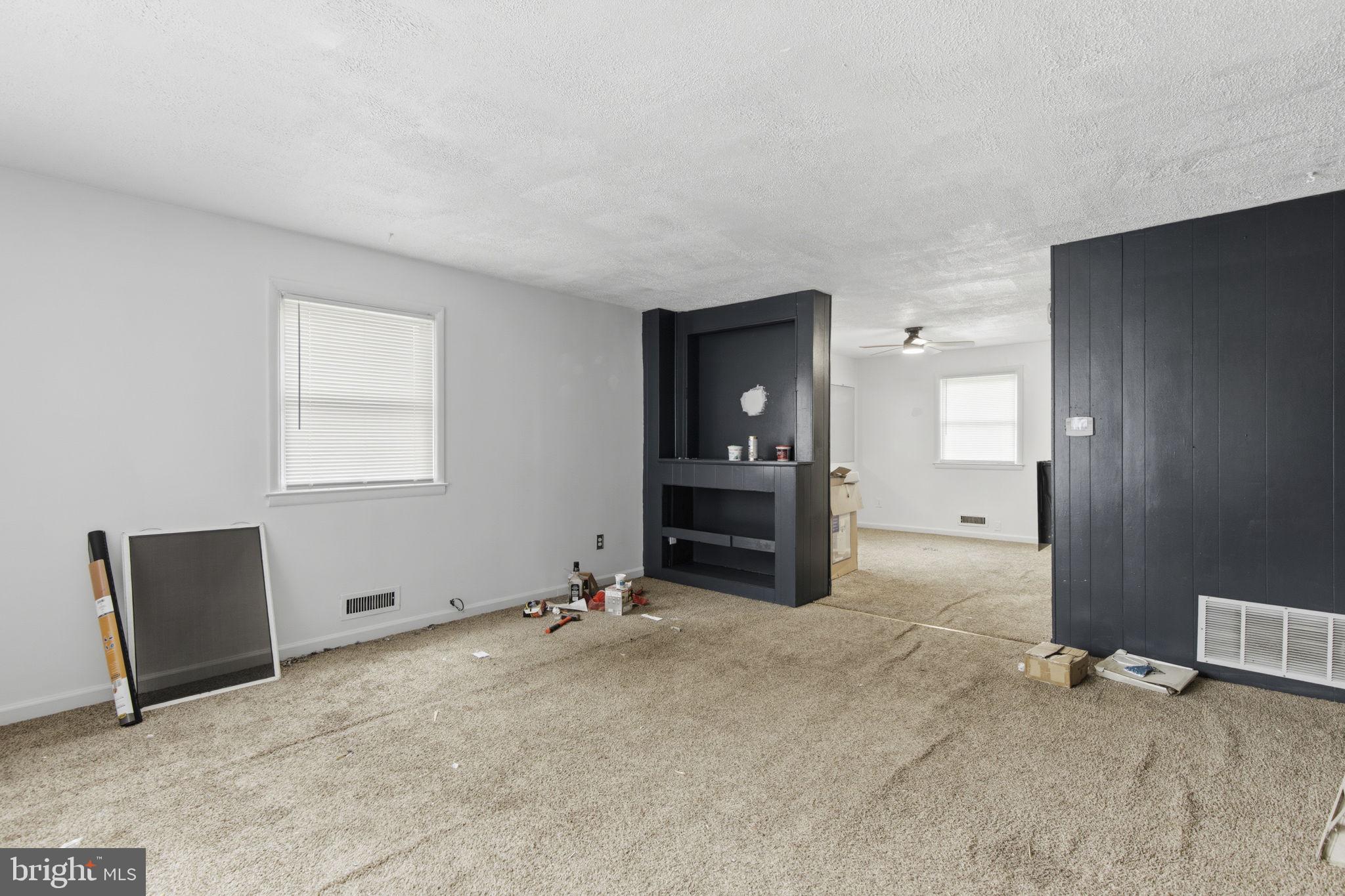 CHINQUAPIN PARK - Residential