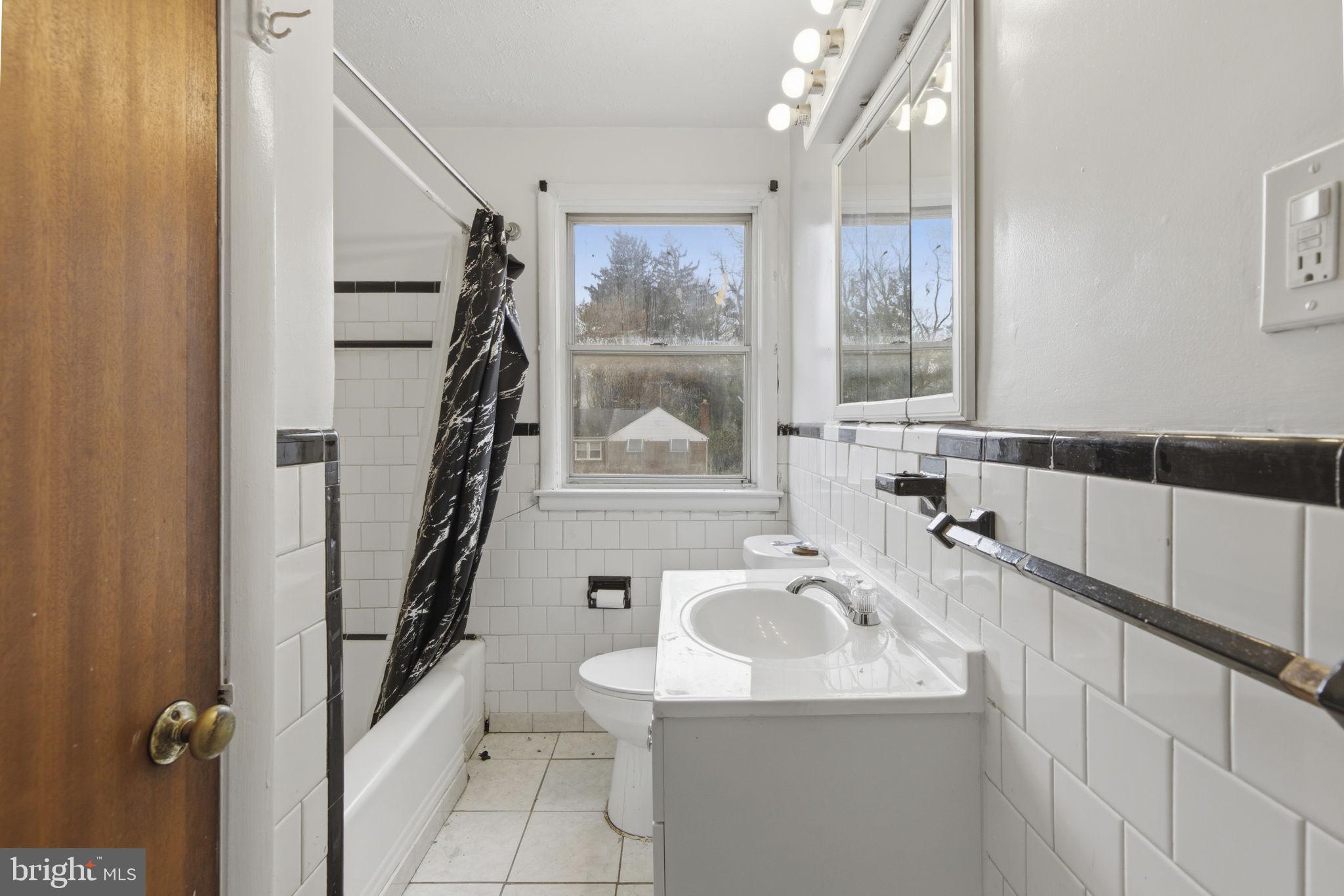 CHINQUAPIN PARK - Residential