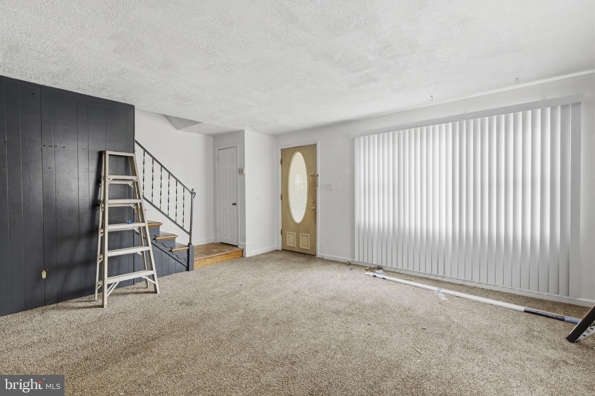 CHINQUAPIN PARK - Residential