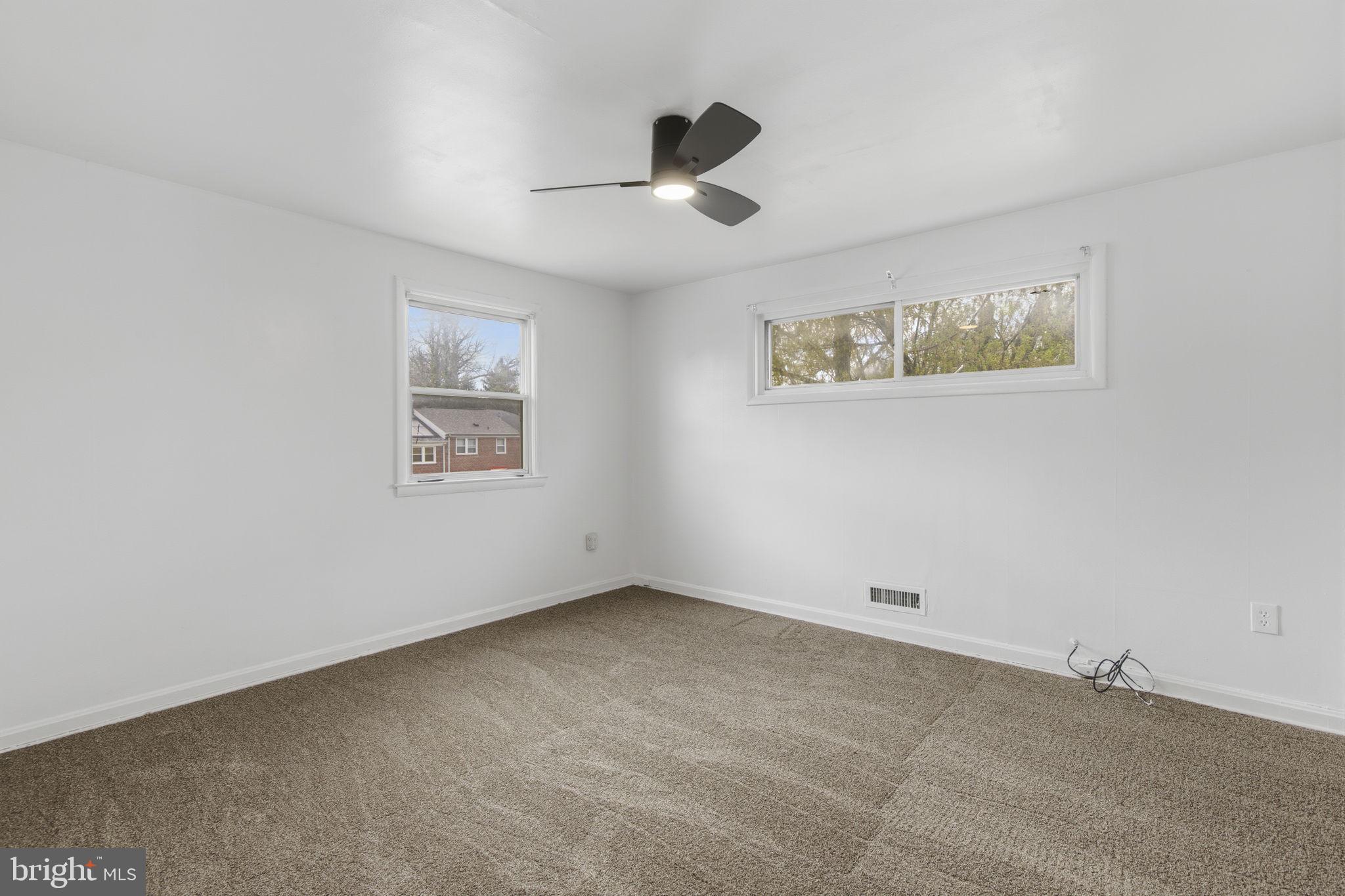 CHINQUAPIN PARK - Residential