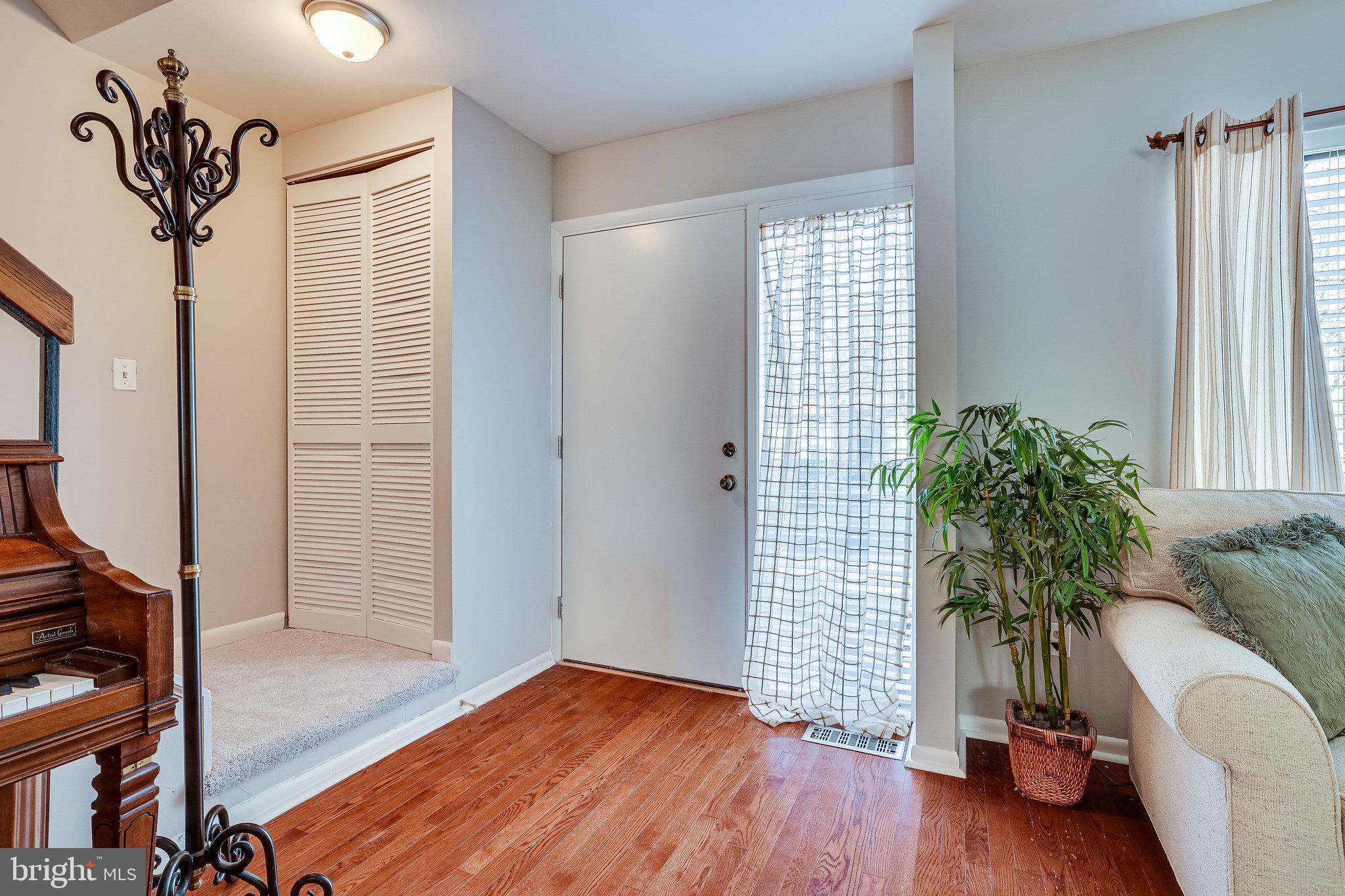 RESTON - Residential