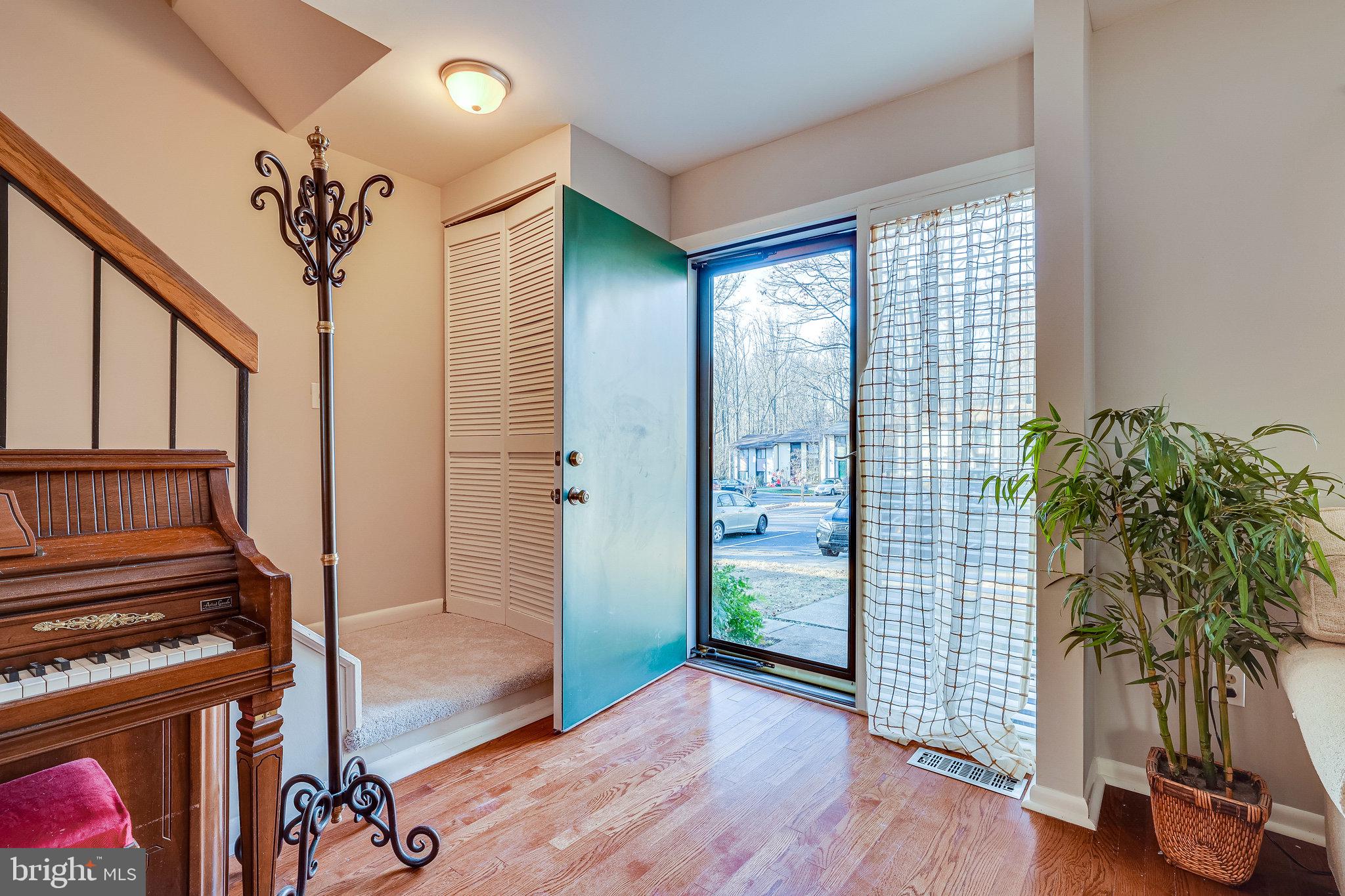 RESTON - Residential